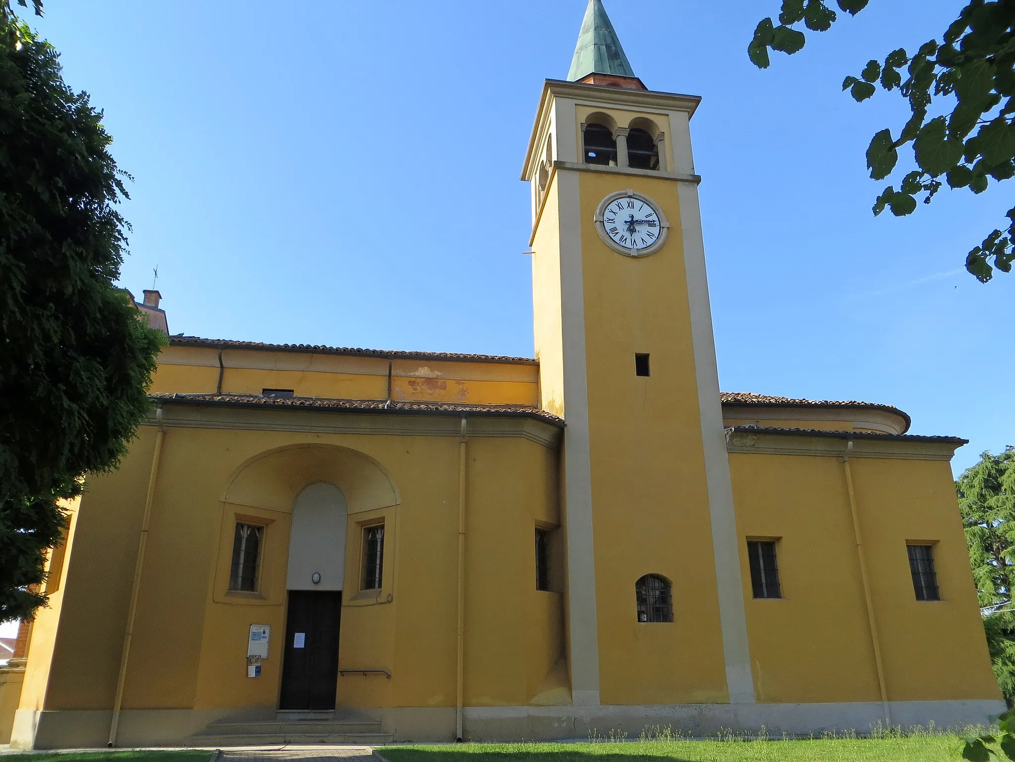Photo showing: Chiesa di Santo Stefano (Basilicagoiano, Montechiarugolo) - lato sud