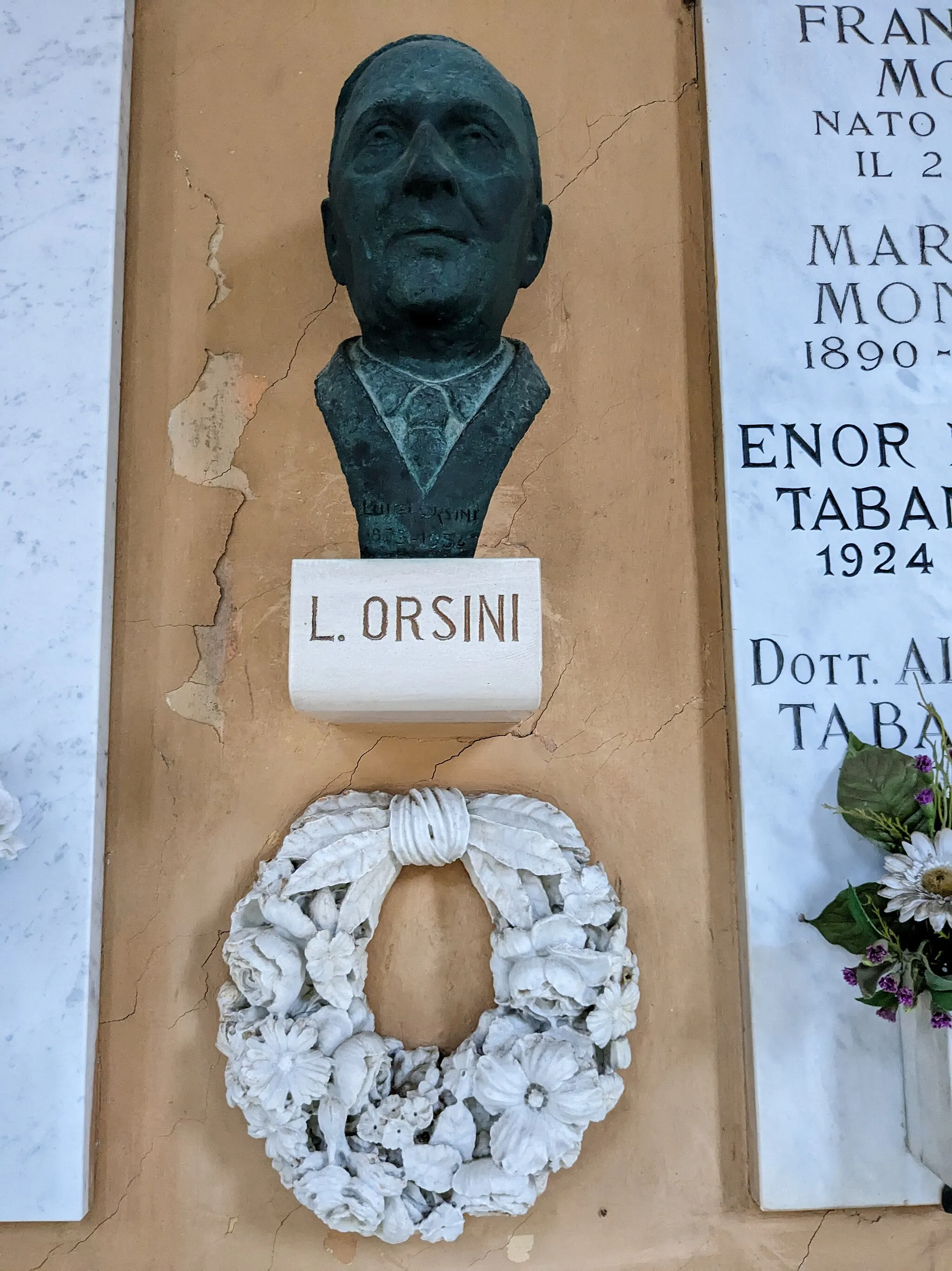 Photo showing: Tomba di Luigi Orsini nel Cimitero del Piratello