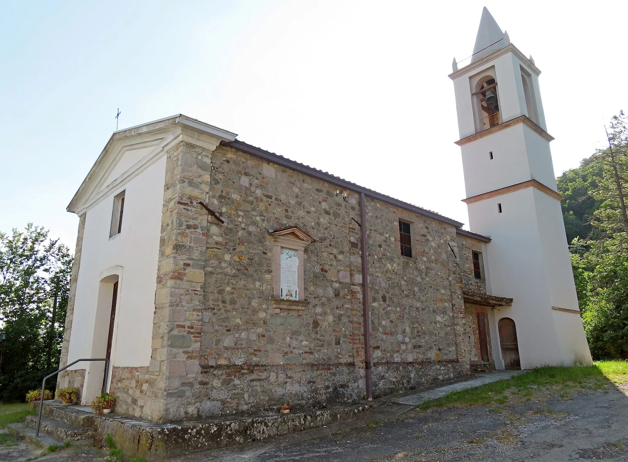 Photo showing: Facciata e lato nord della chiesa di San Prospero