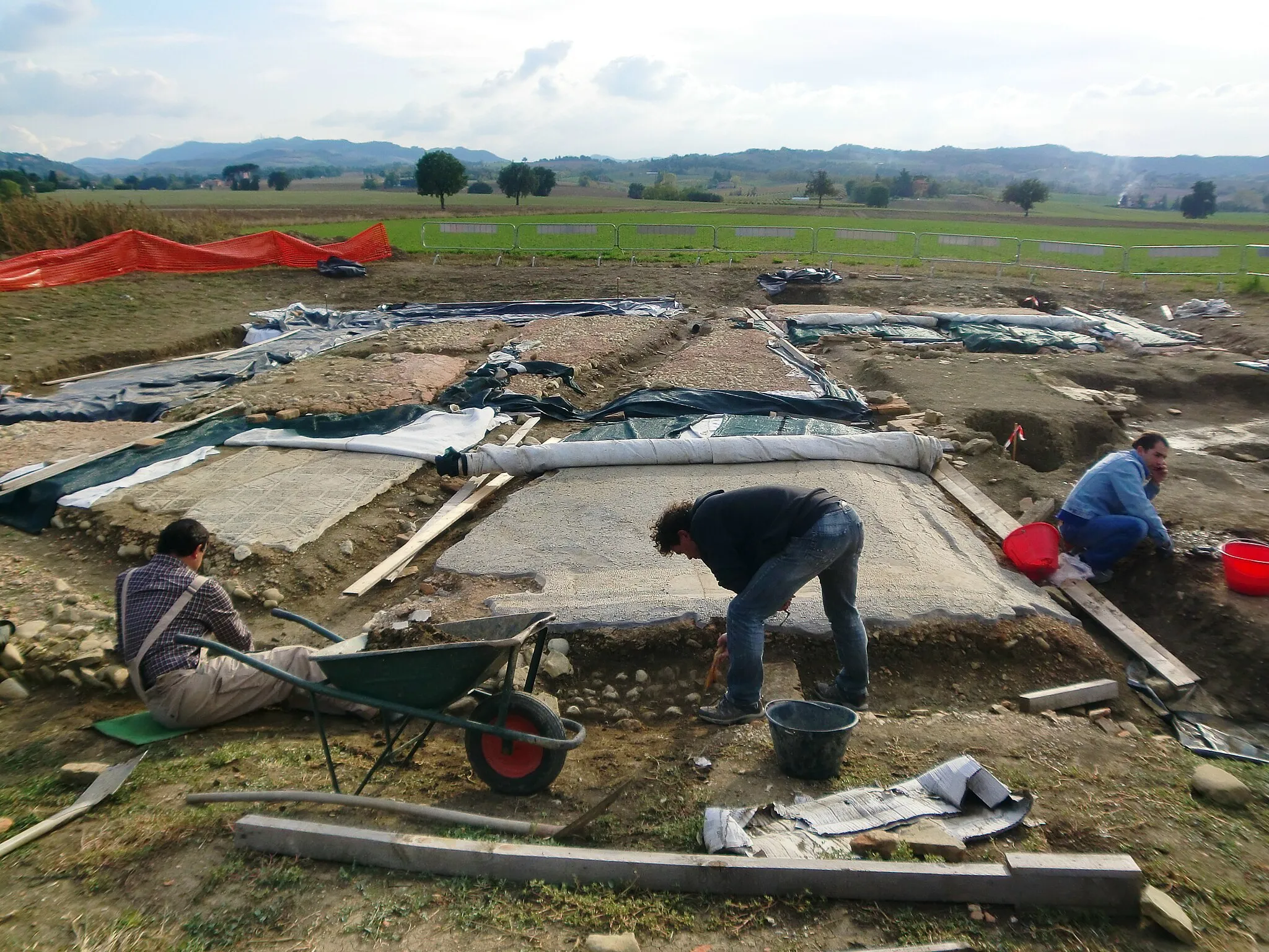 Photo showing: Archeological excavations of the Roman domus with mosaics in Claterna, near Ozzano dell'Emilia, Italy.