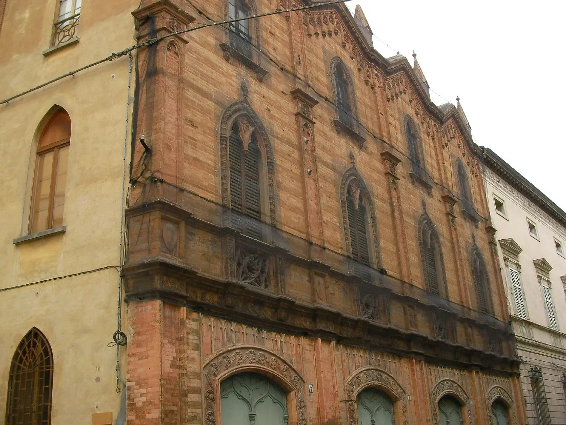 Photo showing: The façade of Palace Valenti to Faenza