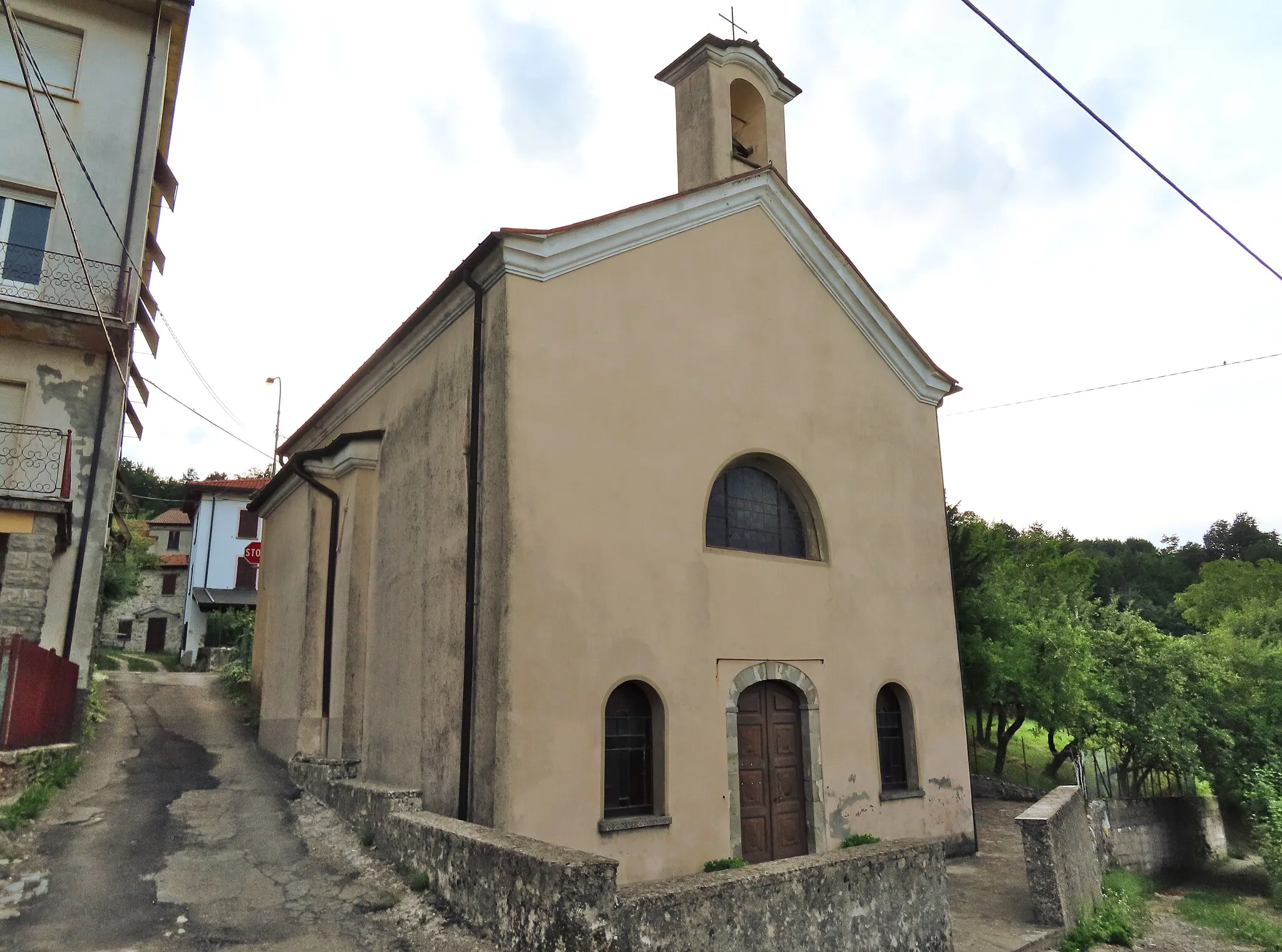 Photo showing: Facciata e lato sud dell'oratorio di San Rocco