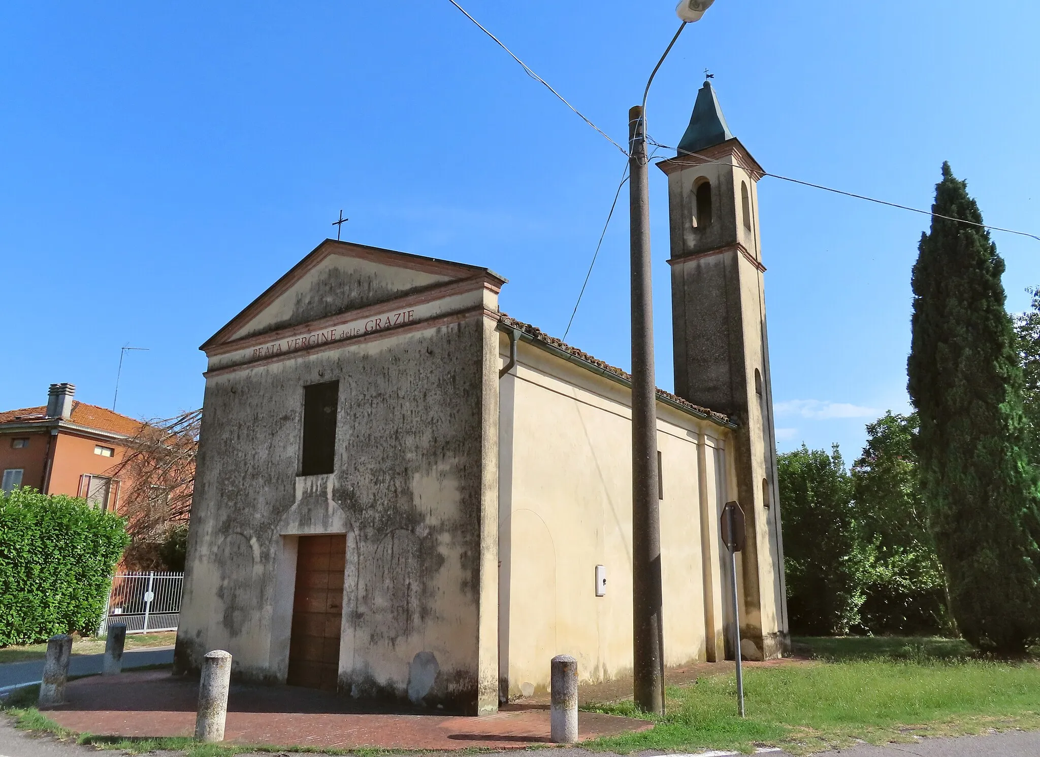 Photo showing: Facciata e lato ovest dell'oratorio della Beata Vergine delle Grazie
