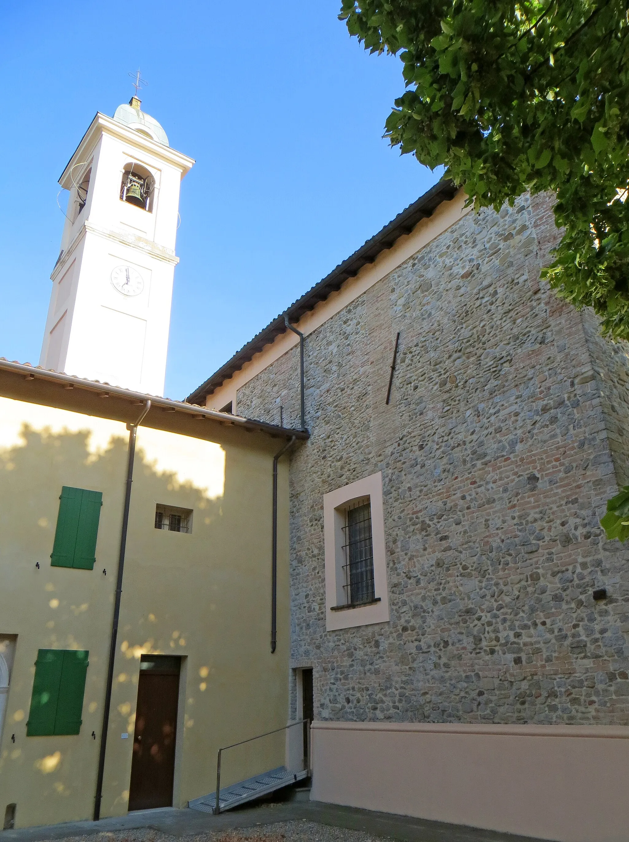 Photo showing: Chiesa di San Martino (Malandriano, Parma) - lato nord e campanile