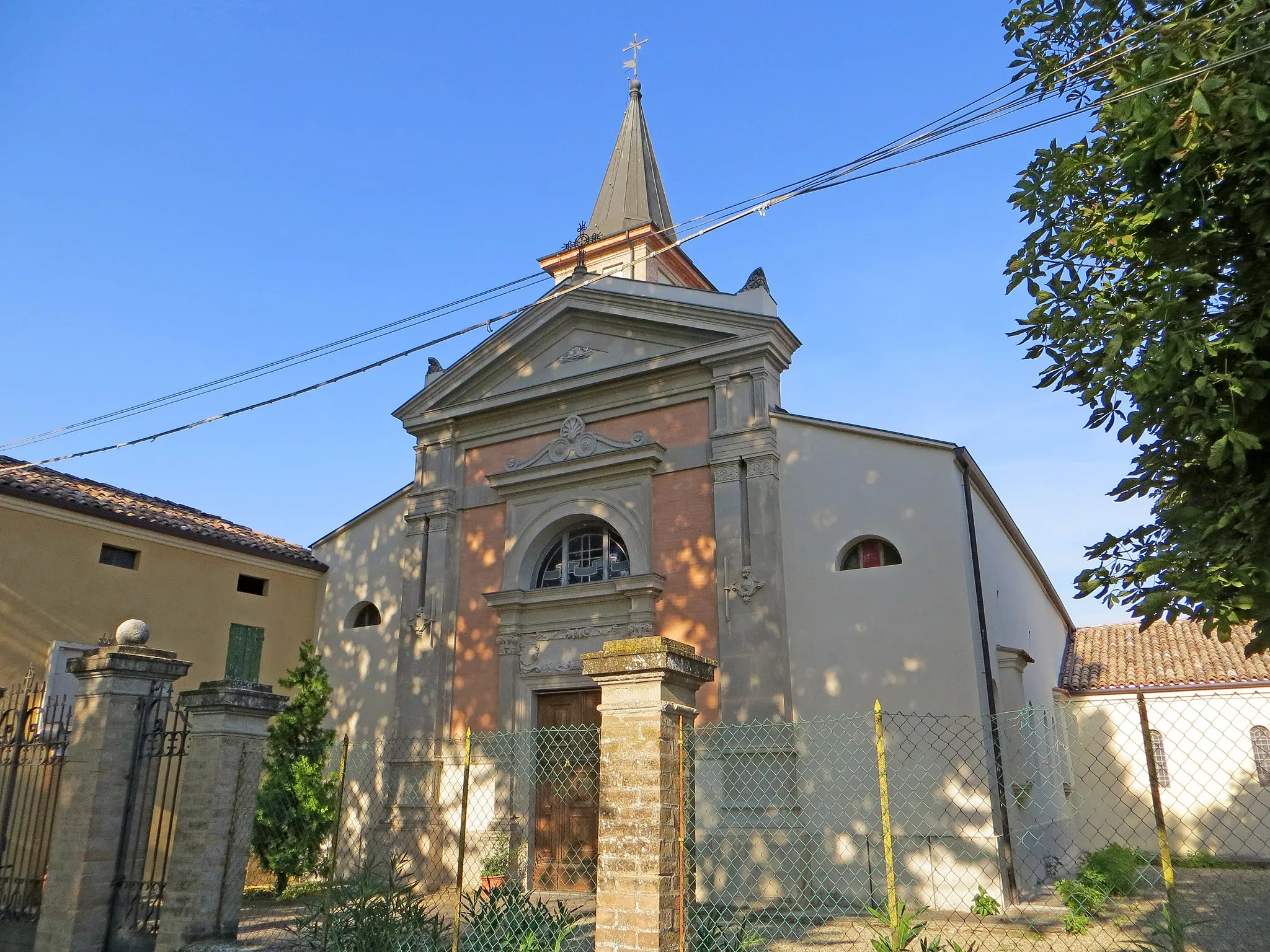 Photo showing: Chiesa della Purificazione di Maria Vergine (Marano, Parma) - facciata e lato sud