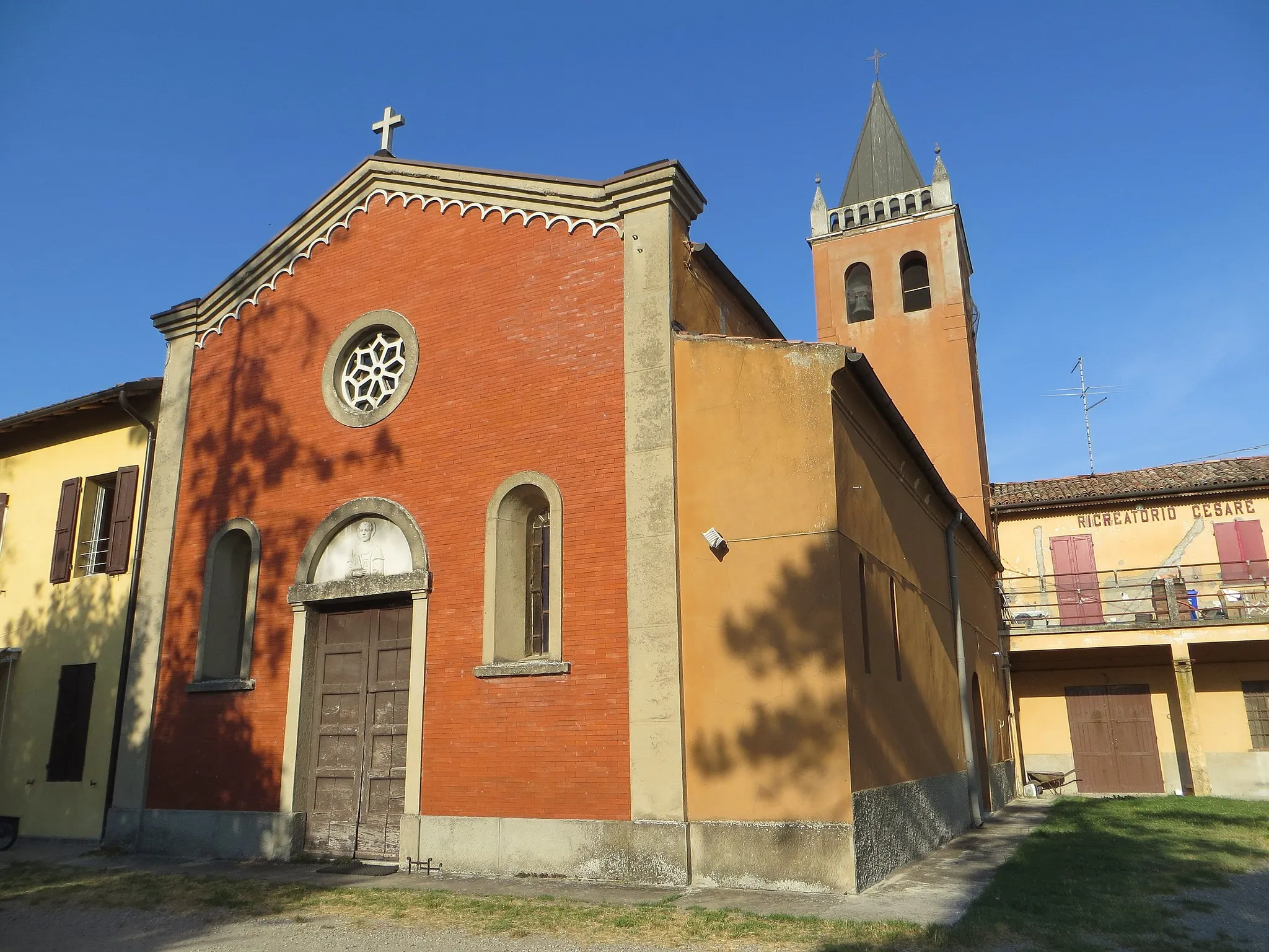 Photo showing: Chiesa di Santo Stefano (Martorano, Parma) - facciata e lato sud