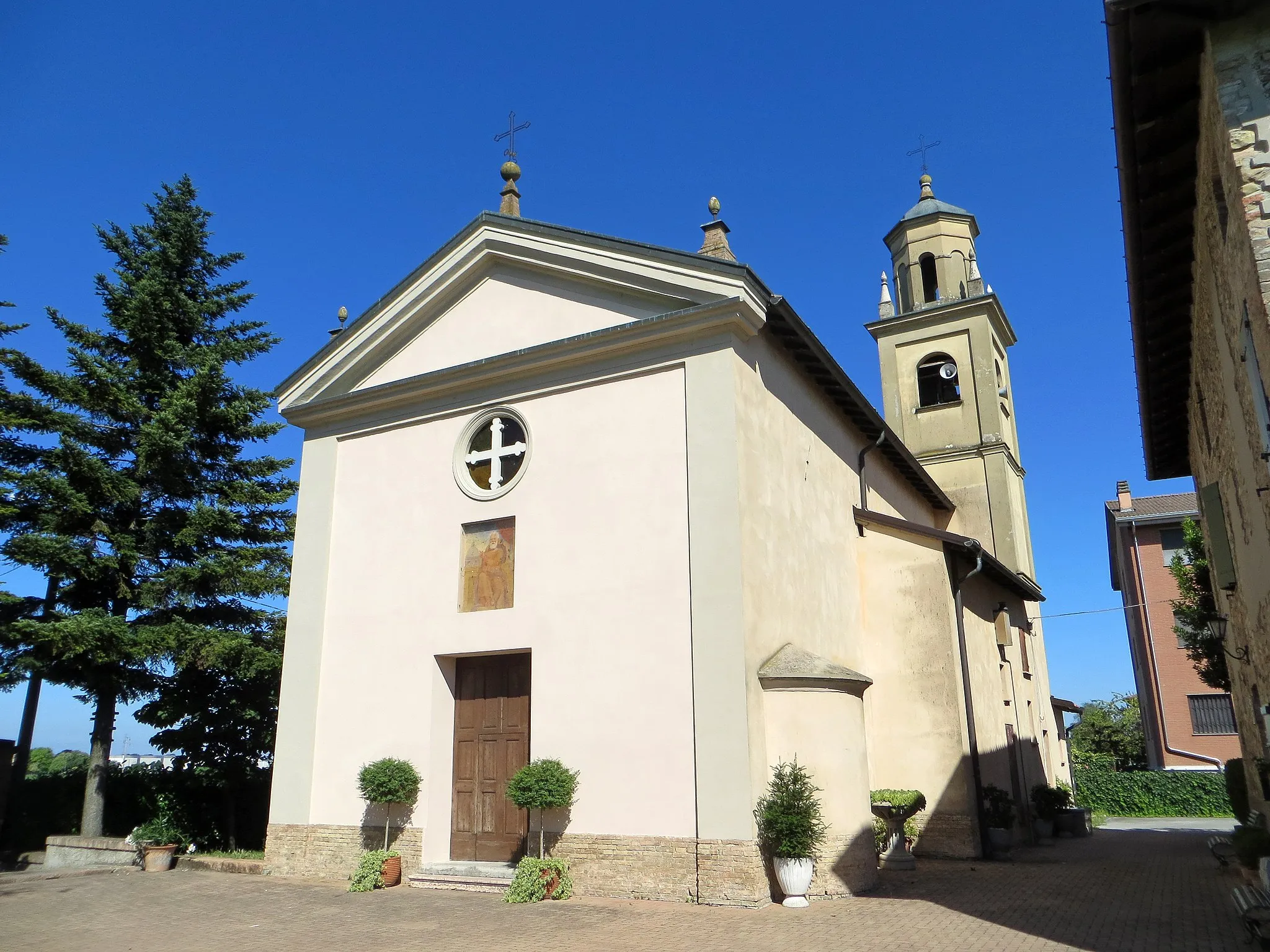 Photo showing: Chiesa di San Pietro Apostolo (Roncopascolo, Parma) - facciata e lato sud