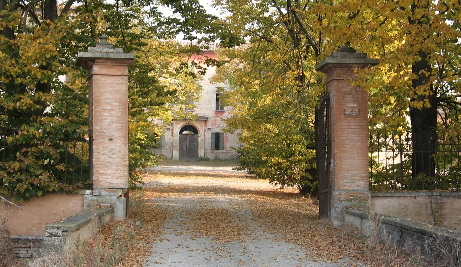 Photo showing: L'ingresso della villa di Frassinara