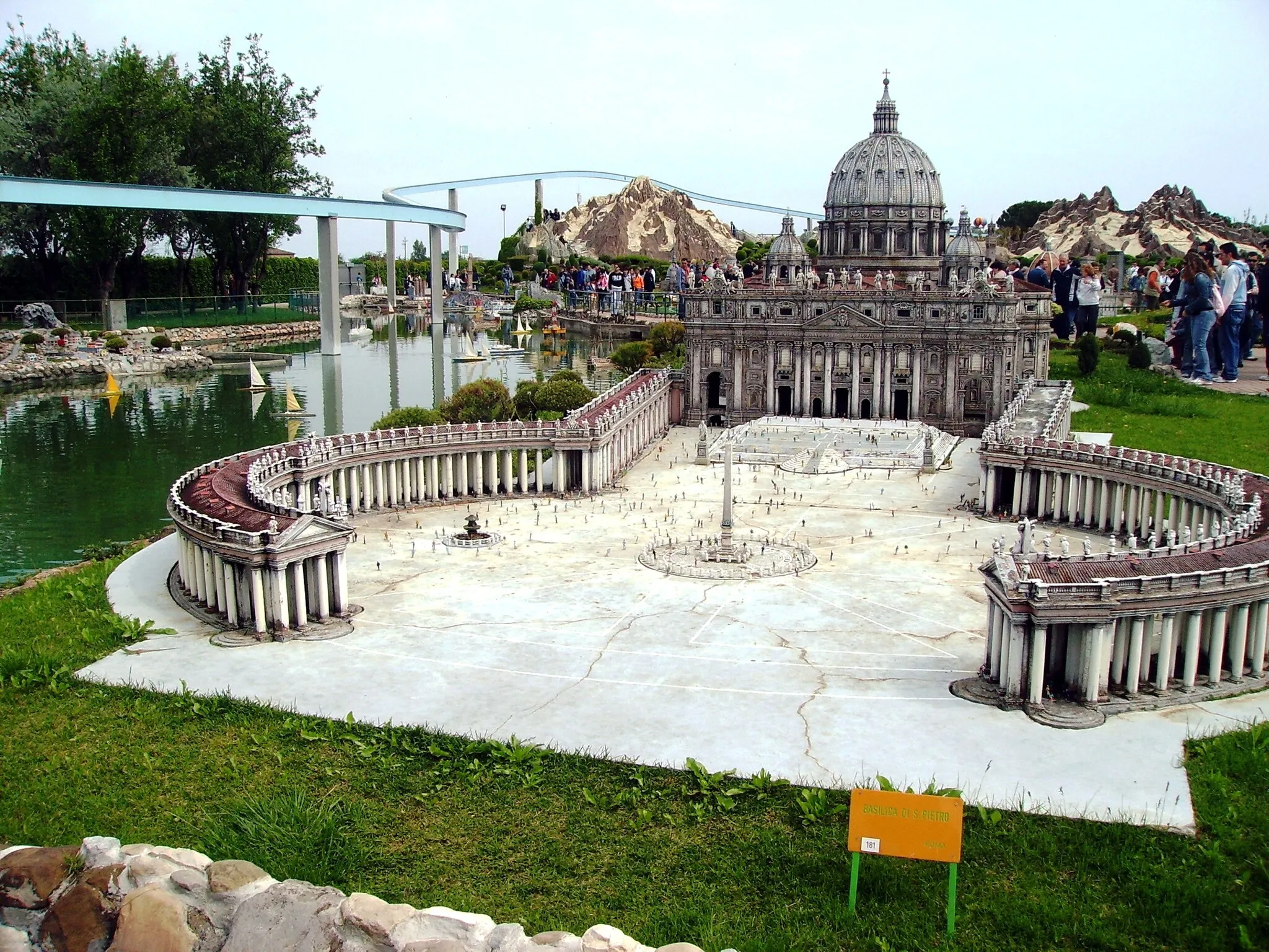 Photo showing: La miniatura di Piazza San Pietro