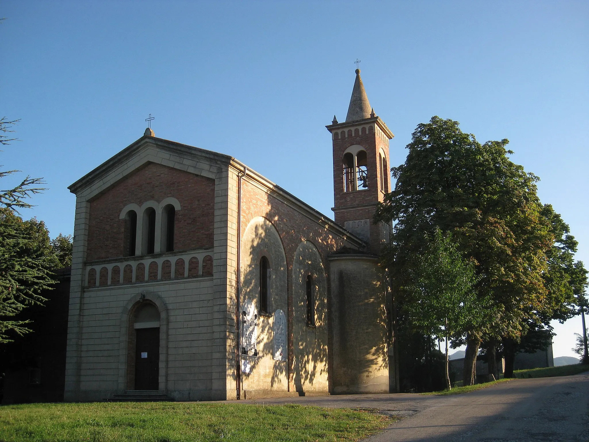 Photo showing: Montemaggiore di Predappio, la chiesa.