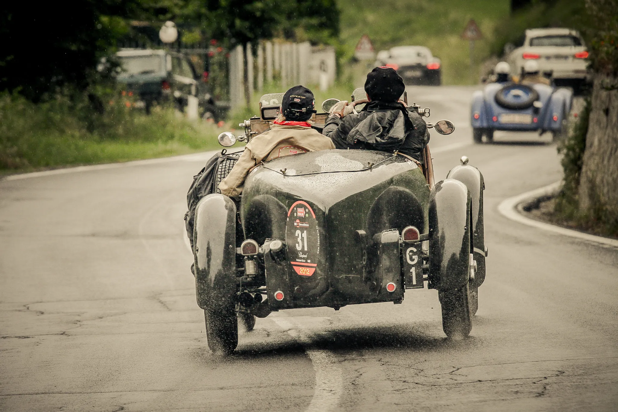 Photo showing: 1927 Bugatti Type 44 #31 at Mille Miglia 2012.[1] Location is SS della Futa. Pianoro