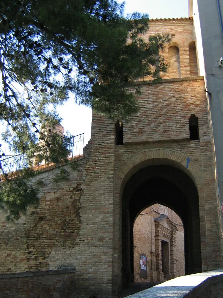 Photo showing: Saludecio (RN), Italy. Porta montanara.
