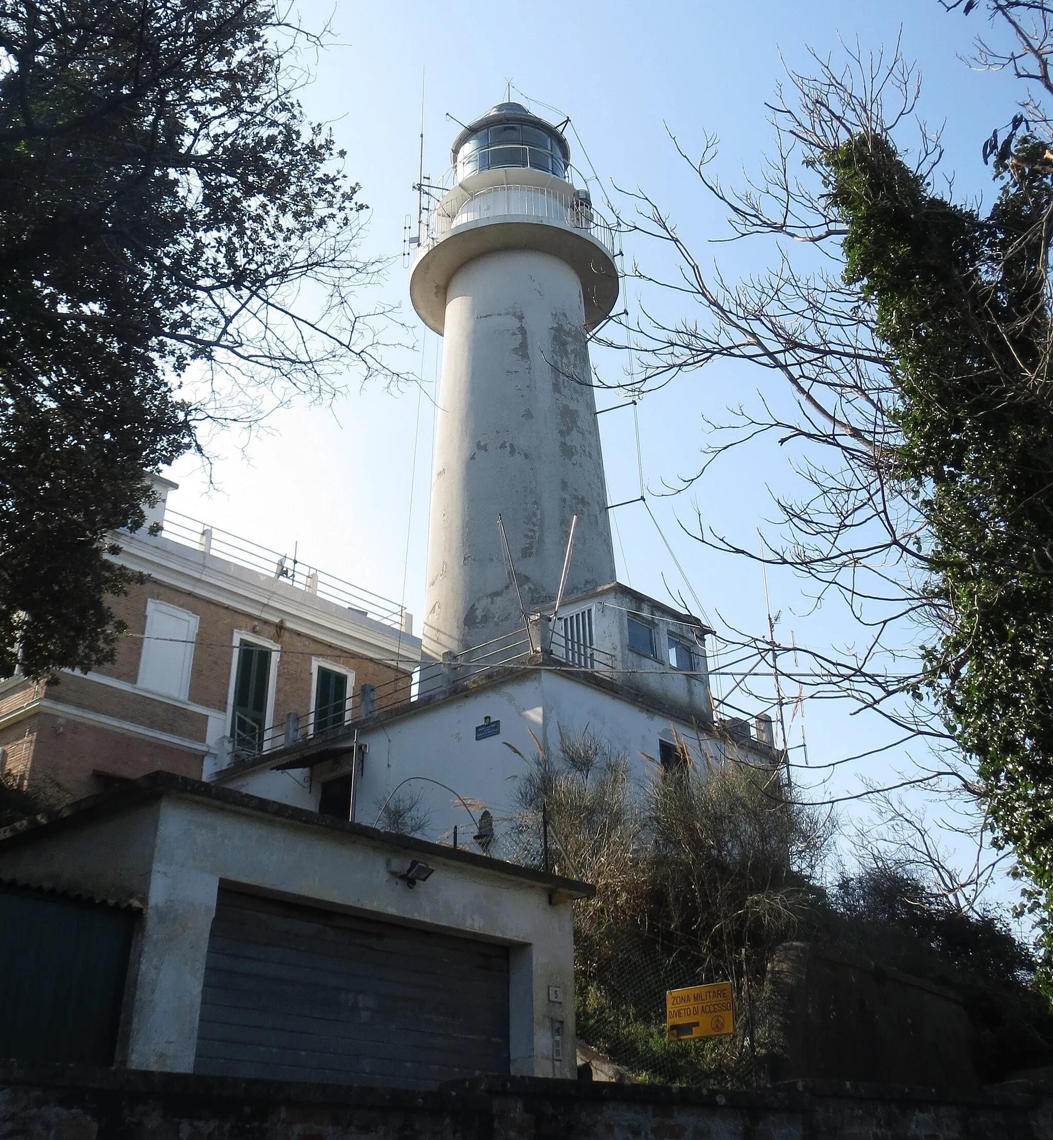 Photo showing: Lighthouse of Pesaro, Italy