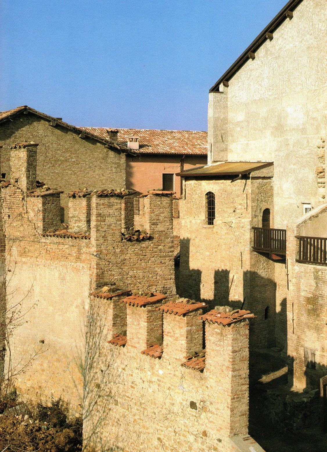 Photo showing: Castello di Spezzano, ala meridionale