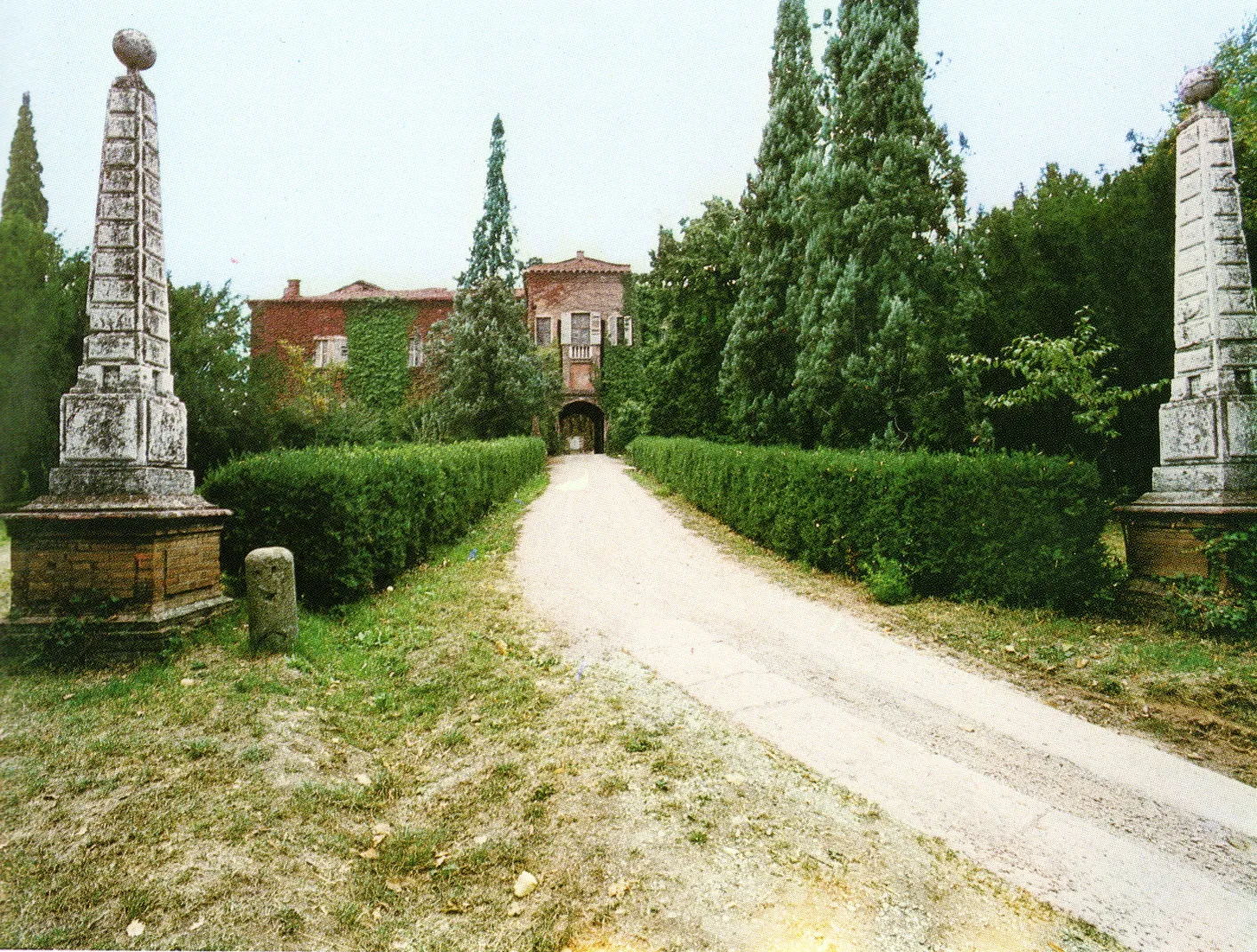 Photo showing: Castello di Spezzano, fronte settentrionale