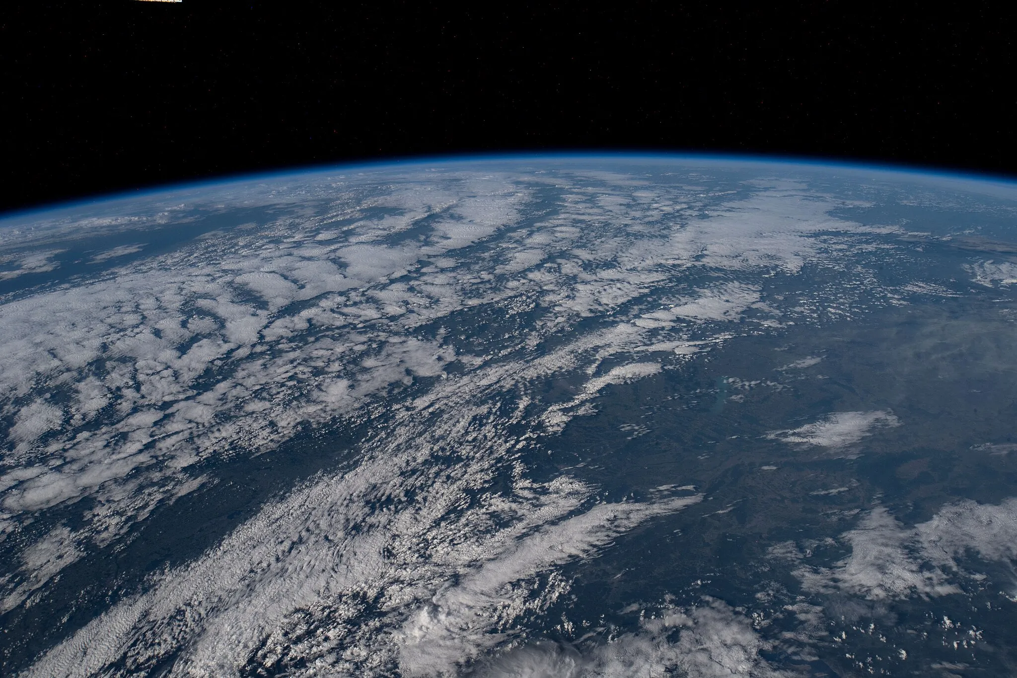 Photo showing: View of Earth taken during ISS Expedition 67.