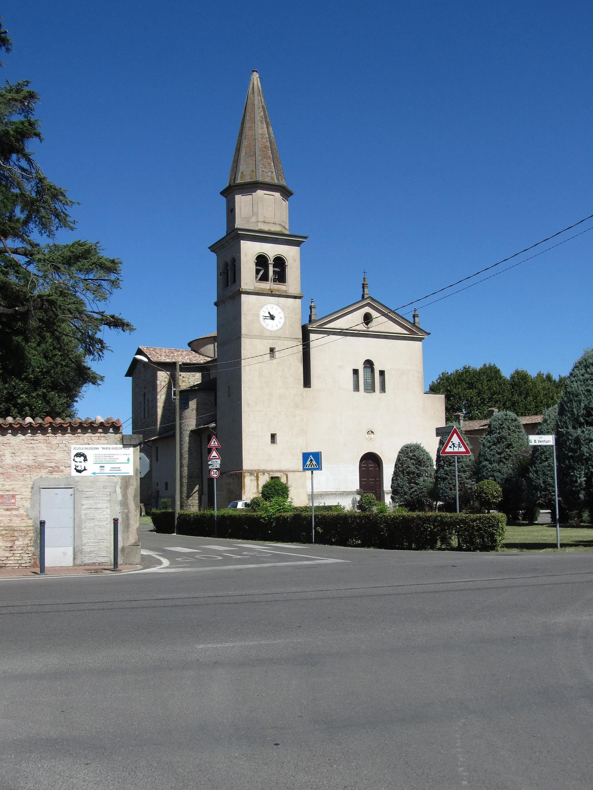 Photo showing: The church of Bibbiano, province of Reggio Emilia.