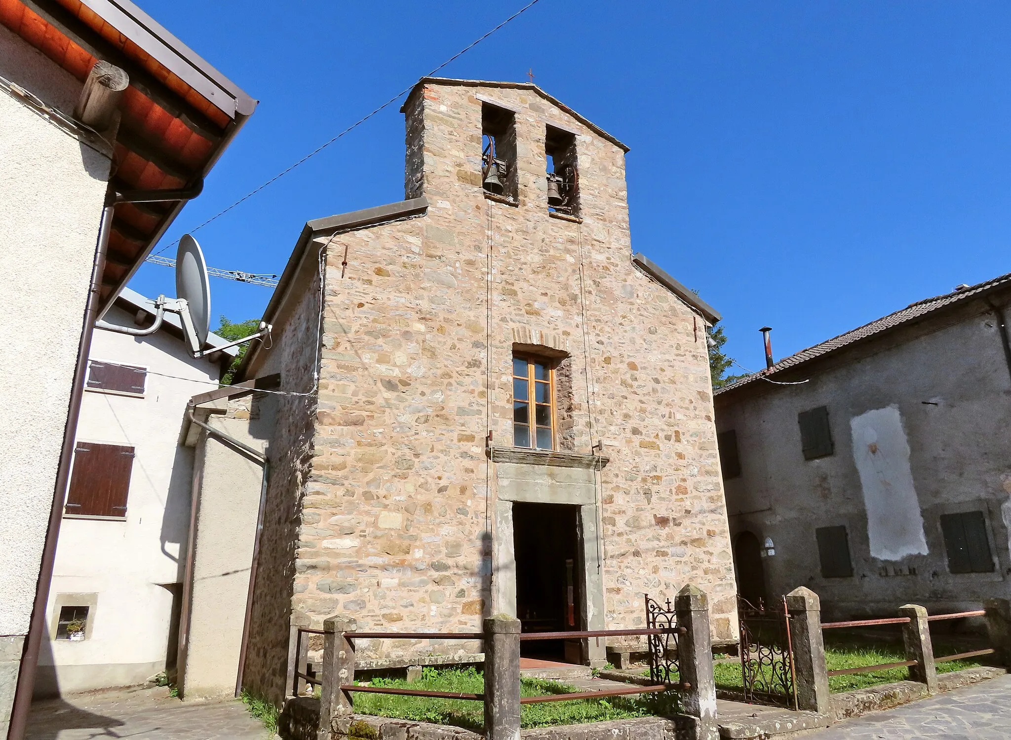 Photo showing: Facciata e lato nord della chiesa di San Rocco