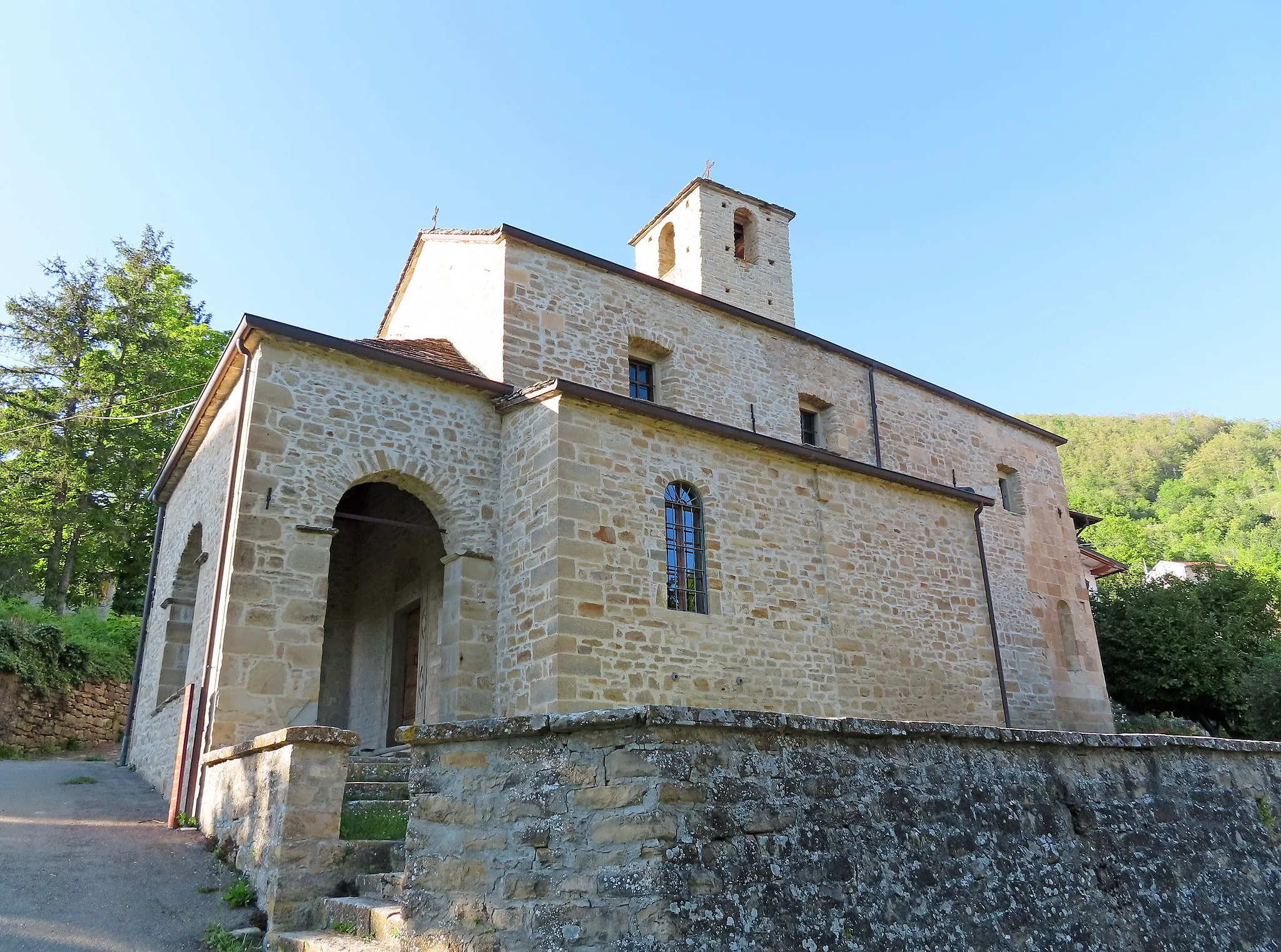 Photo showing: Lato sud della chiesa di Santa Giuliana