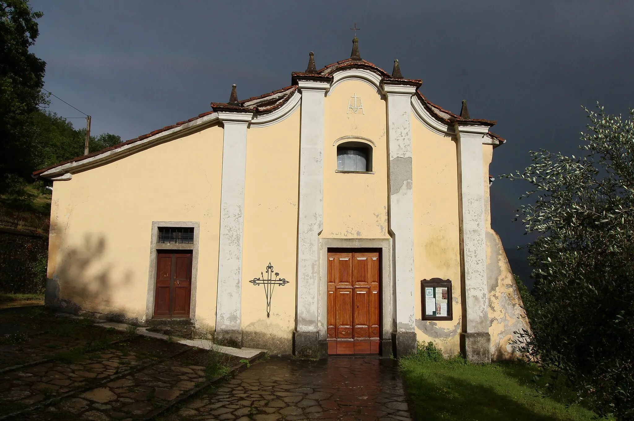 Photo showing: Church Santa Maria Assunta, Apella, hamlet of Licciana Nardi, Province of Massa-Carrara, Tuscany, Italy