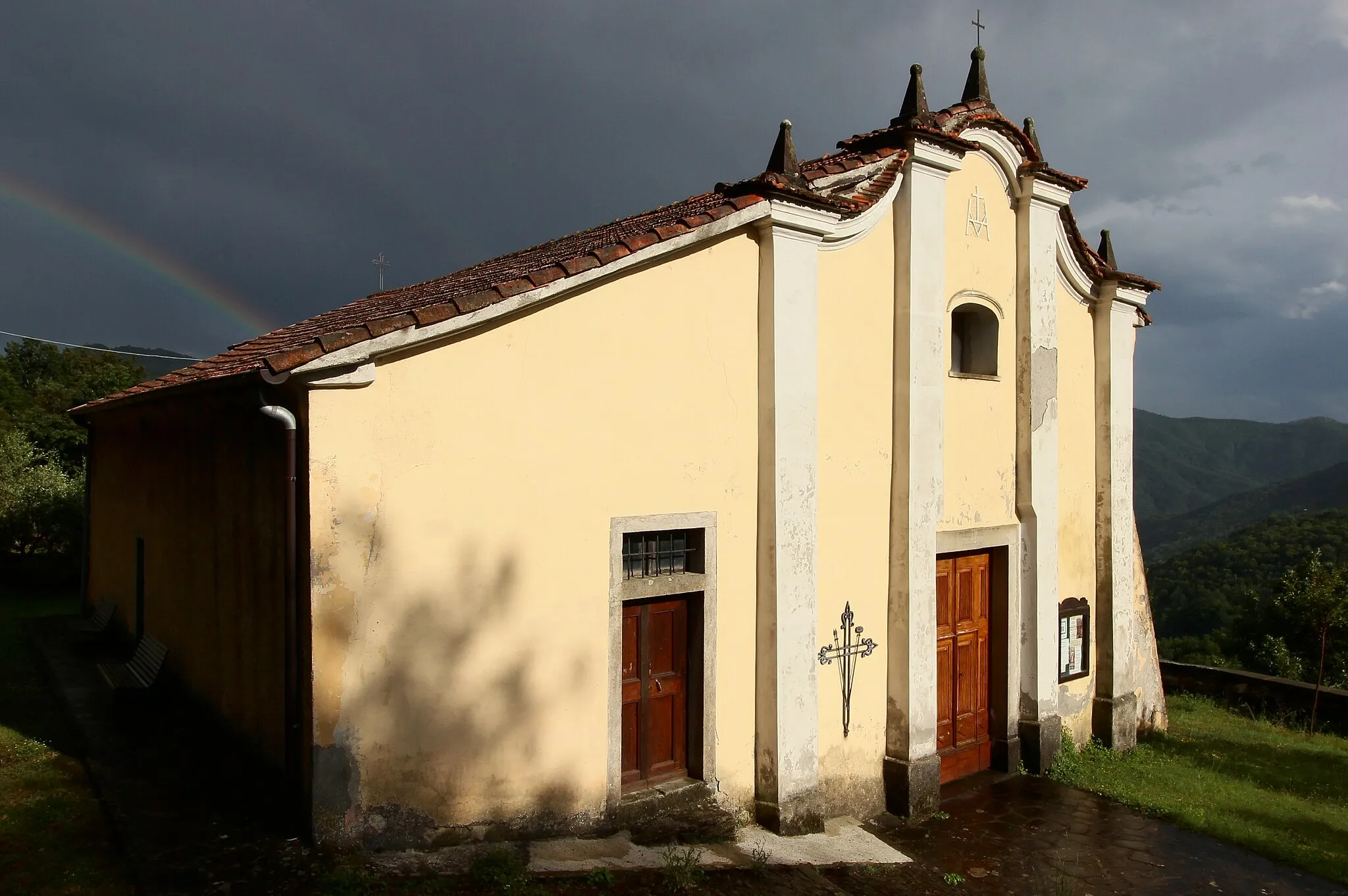 Photo showing: Church Santa Maria Assunta, Apella, hamlet of Licciana Nardi, Province of Massa-Carrara, Tuscany, Italy