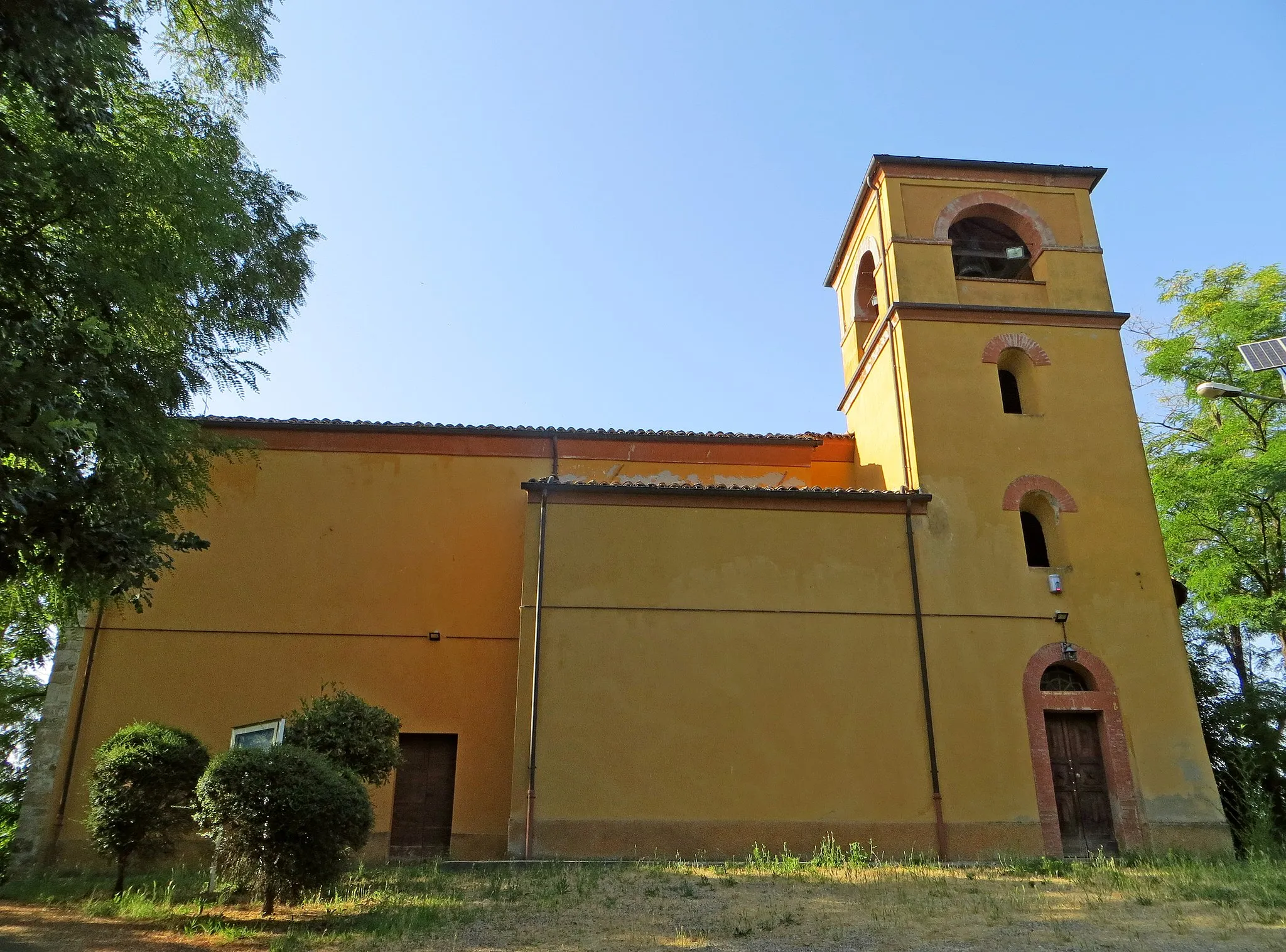 Photo showing: Chiesa dell'Assunzione di Maria Vergine (Vignale, Traversetolo) - lato sud