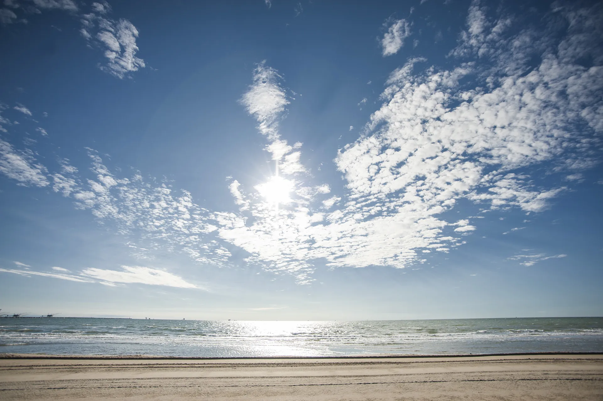 Photo showing: Spiaggia a Marina di Ravenna.