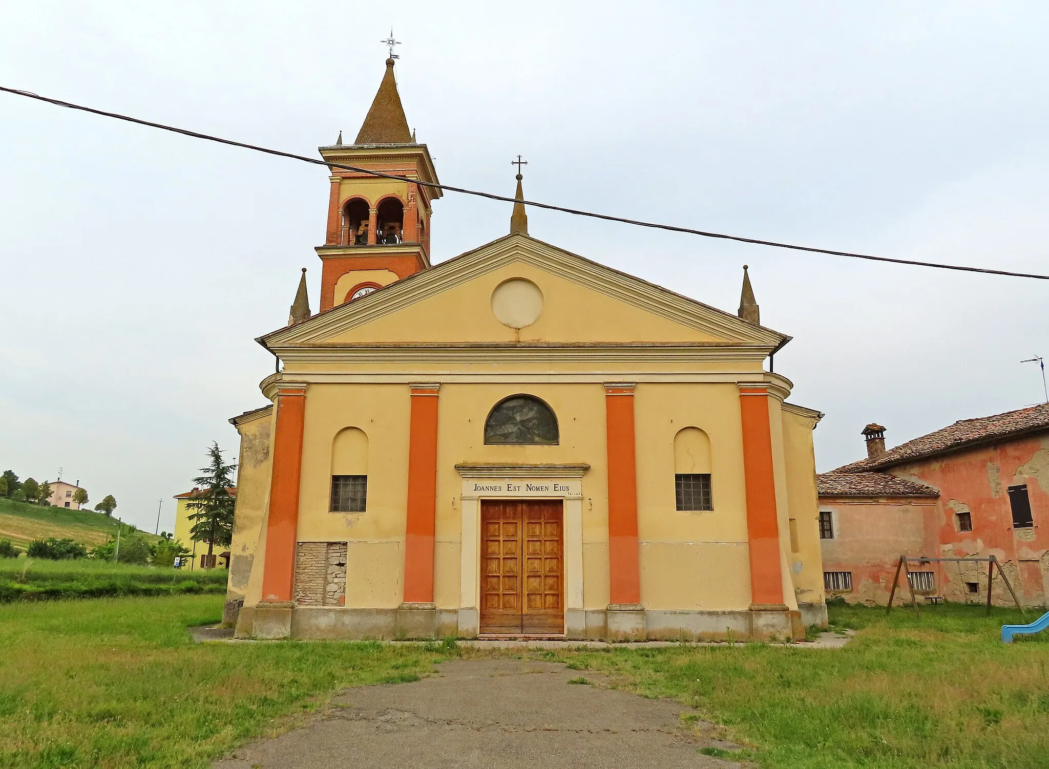 Photo showing: Facciata della chiesa di San Giovanni Battista