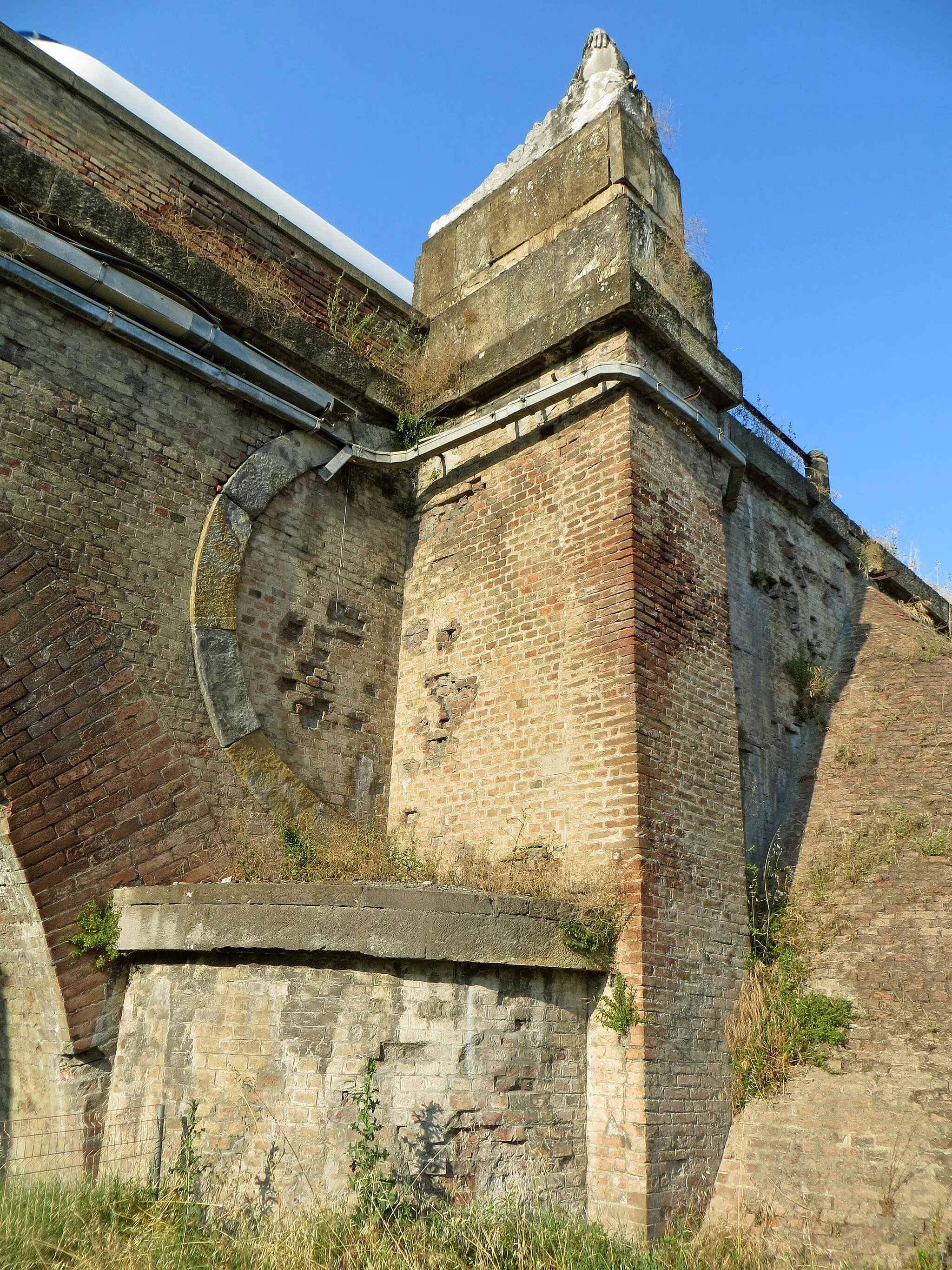 Photo showing: Ponte sul Taro (Parma) - spalla destra