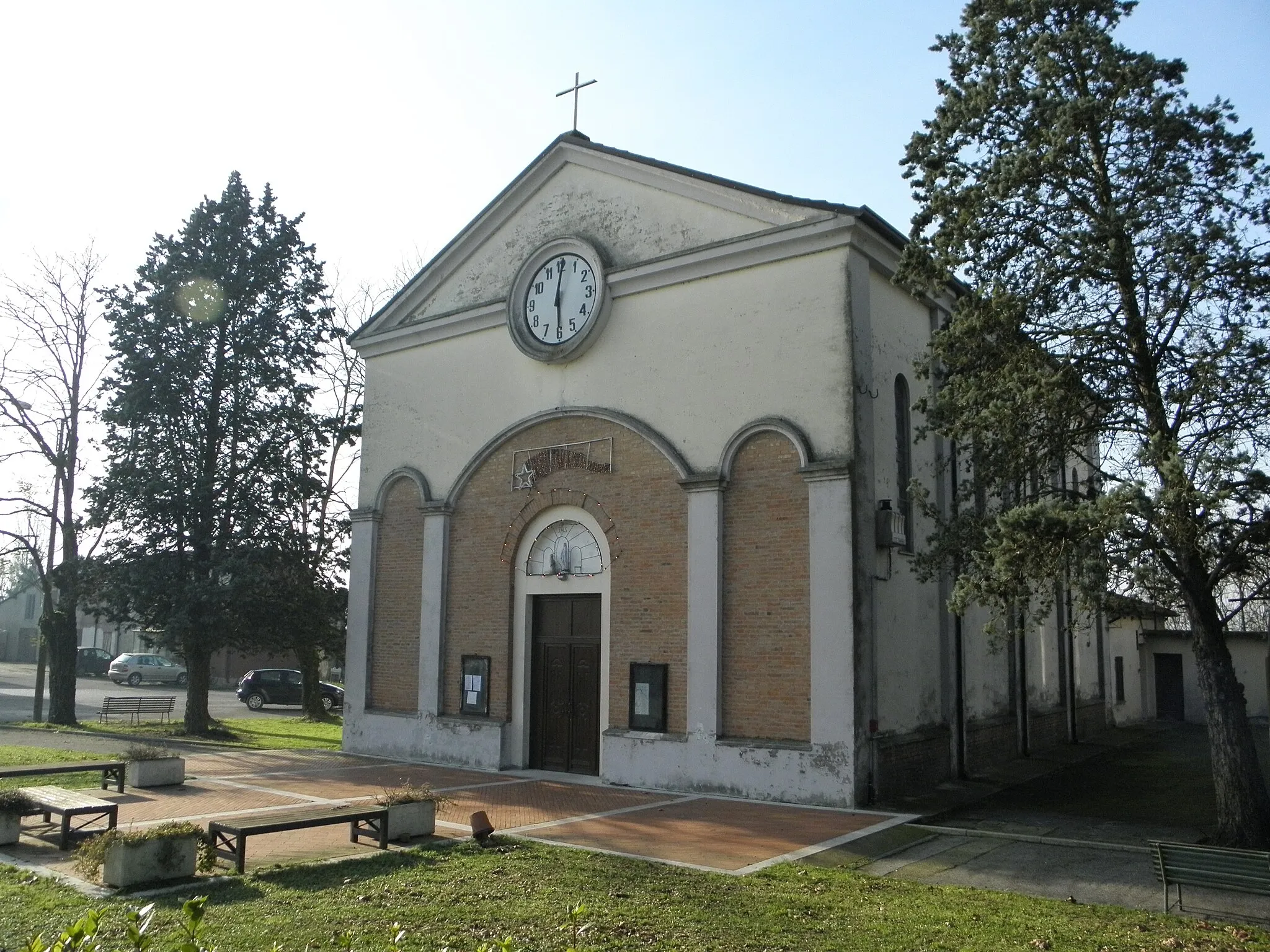 Photo showing: Brazzolo, frazione di Copparo: la chiesa parrocchiale dei Santi Agata e Gaetano.