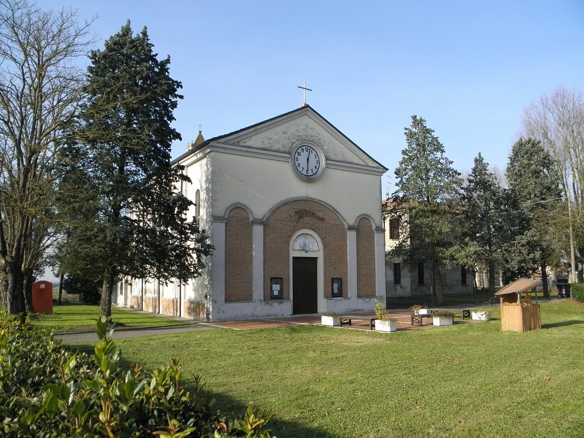 Photo showing: Brazzolo, frazione di Copparo: la chiesa parrocchiale dei Santi Agata e Gaetano.