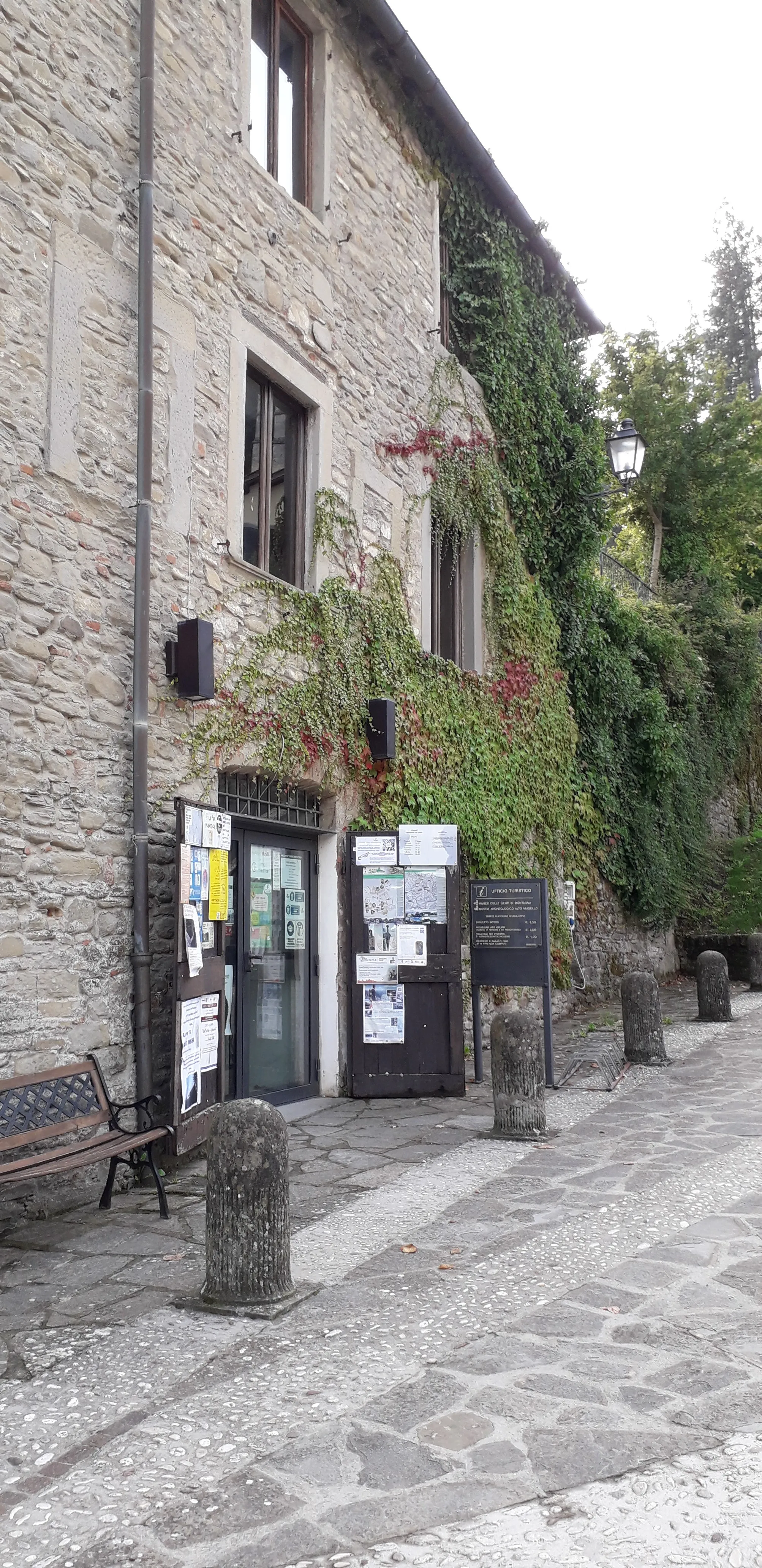 Photo showing: Ingresso del Museo delle Genti di Montagna di Palazzuolo sul Senio