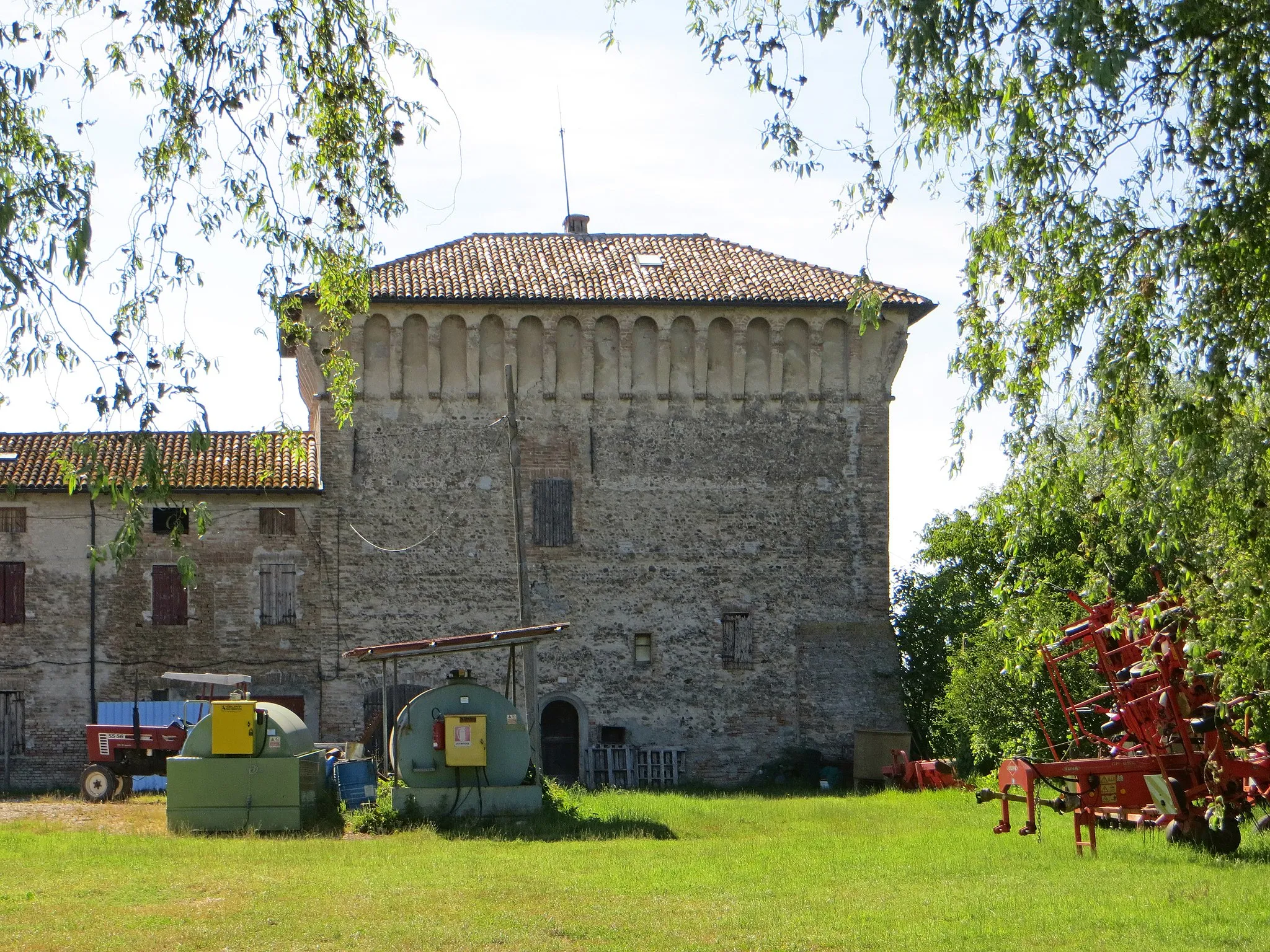 Photo showing: Torrione (Vicomero, Parma) - lato est