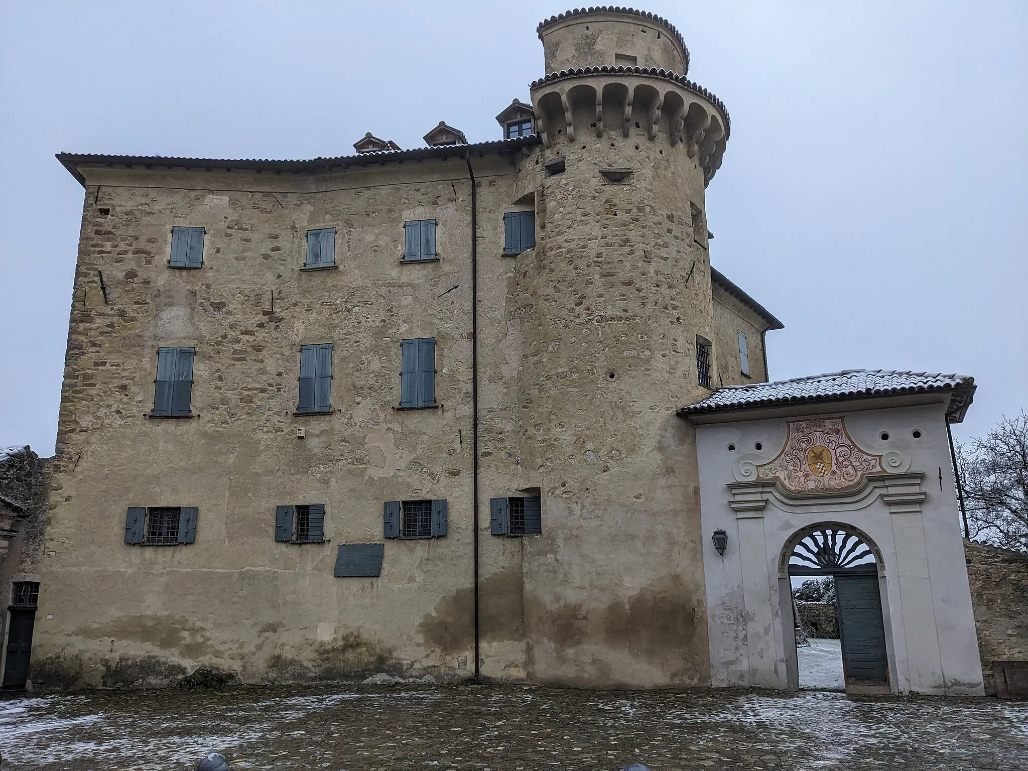 Photo showing: The castel of Adorno Family in Borgo Adorno, in Borbera Valley in Italy