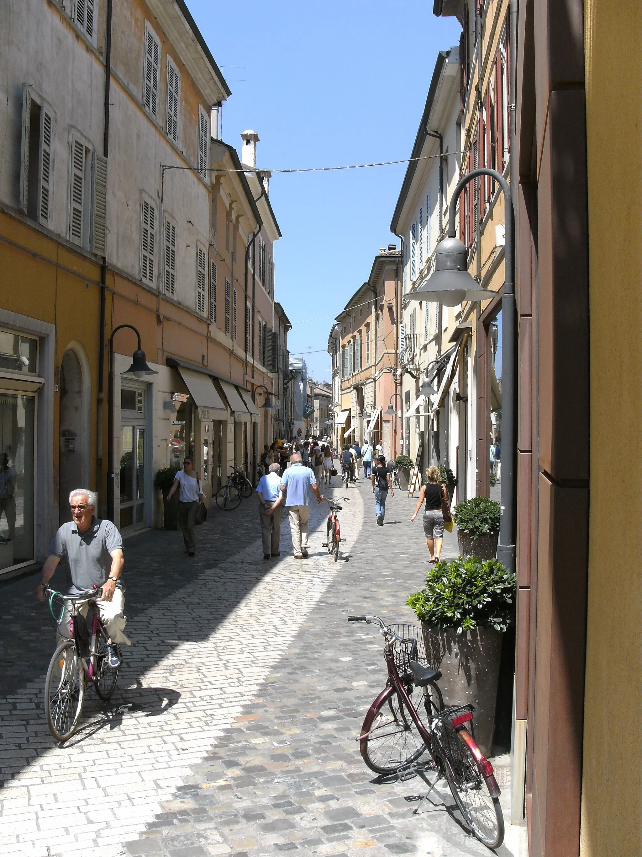 Photo showing: Ravenna, Einkaufsstraße Via Cavour