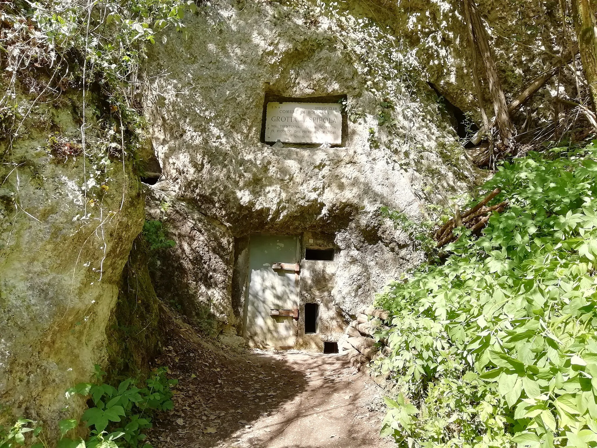 Photo showing: Grotta della Spipola
