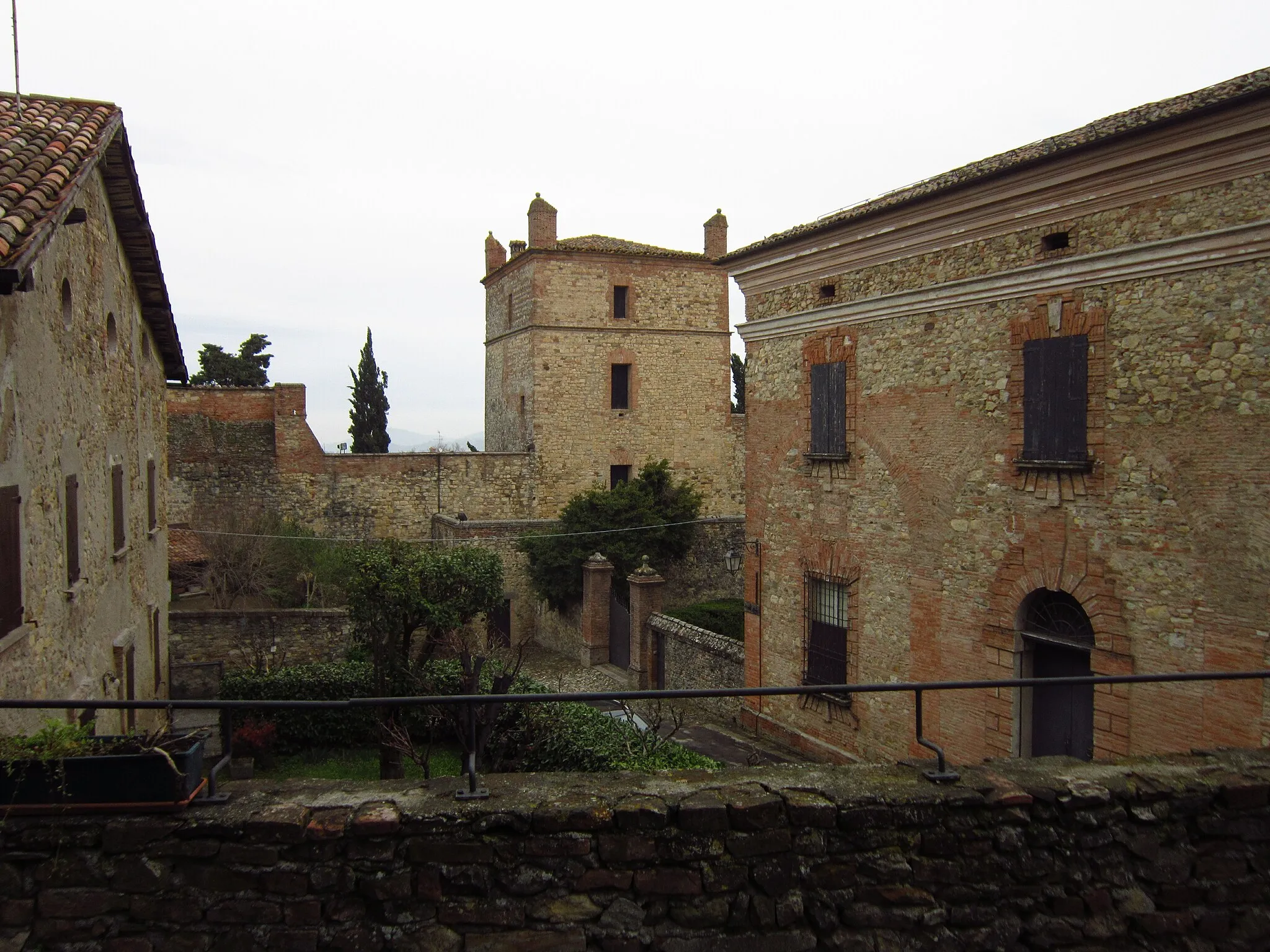Photo showing: Historical centre of Castello di Serravalle, Valsamoggia, Bologna, Italy