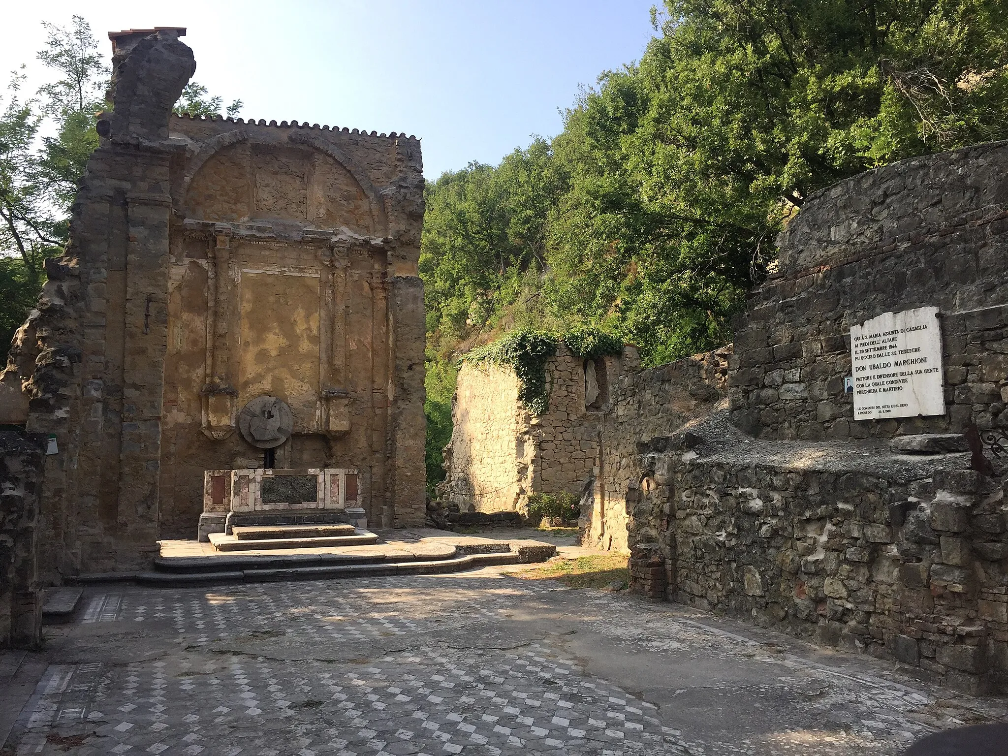 Photo showing: Church of S. Maria Assunta di Casaglia and memorial to Don Ubaldo Marchioni, Bologna, Italy