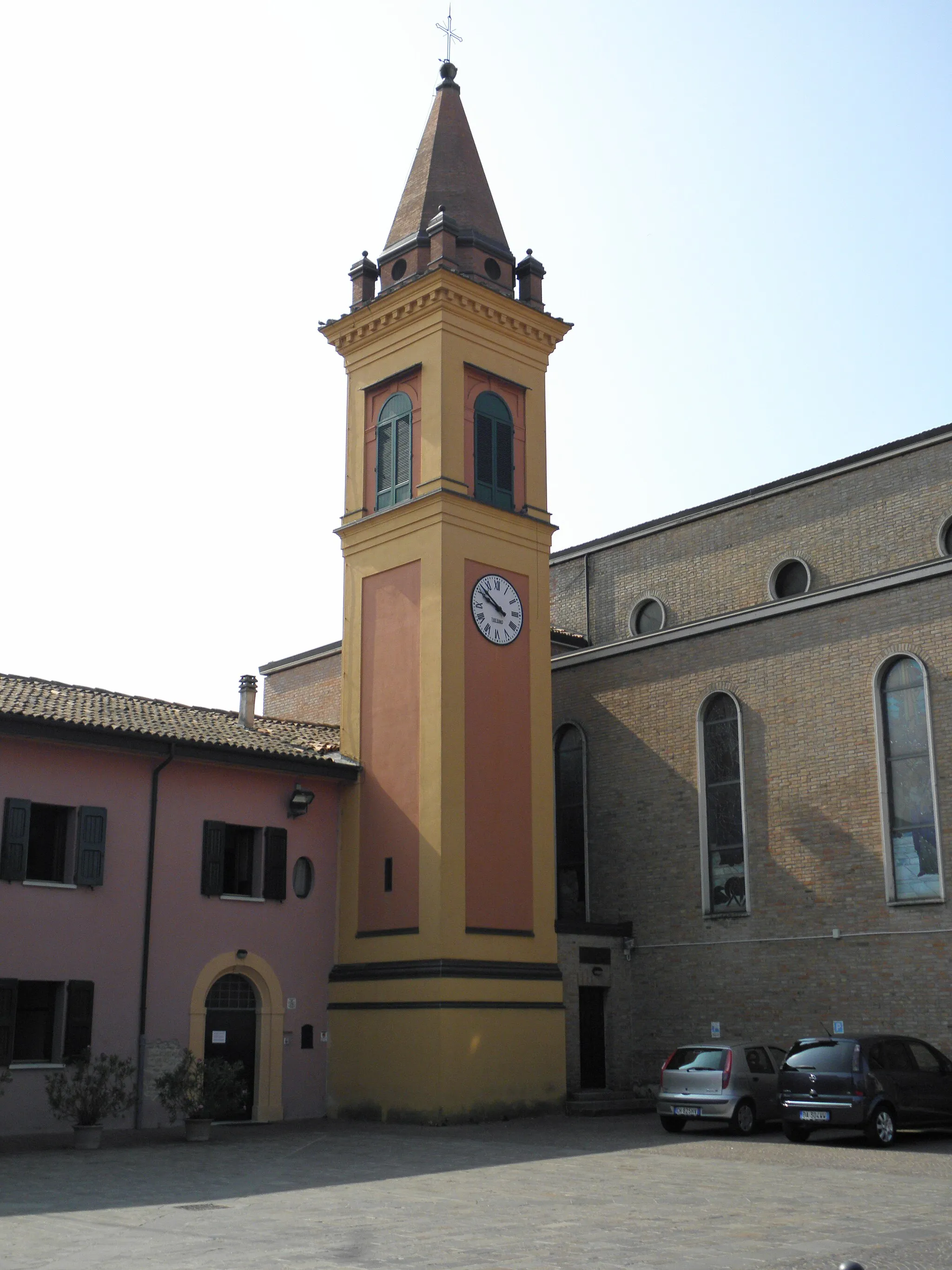 Photo showing: Calderara di Reno, il campanile della chiesa parrocchiale di Santa Maria.