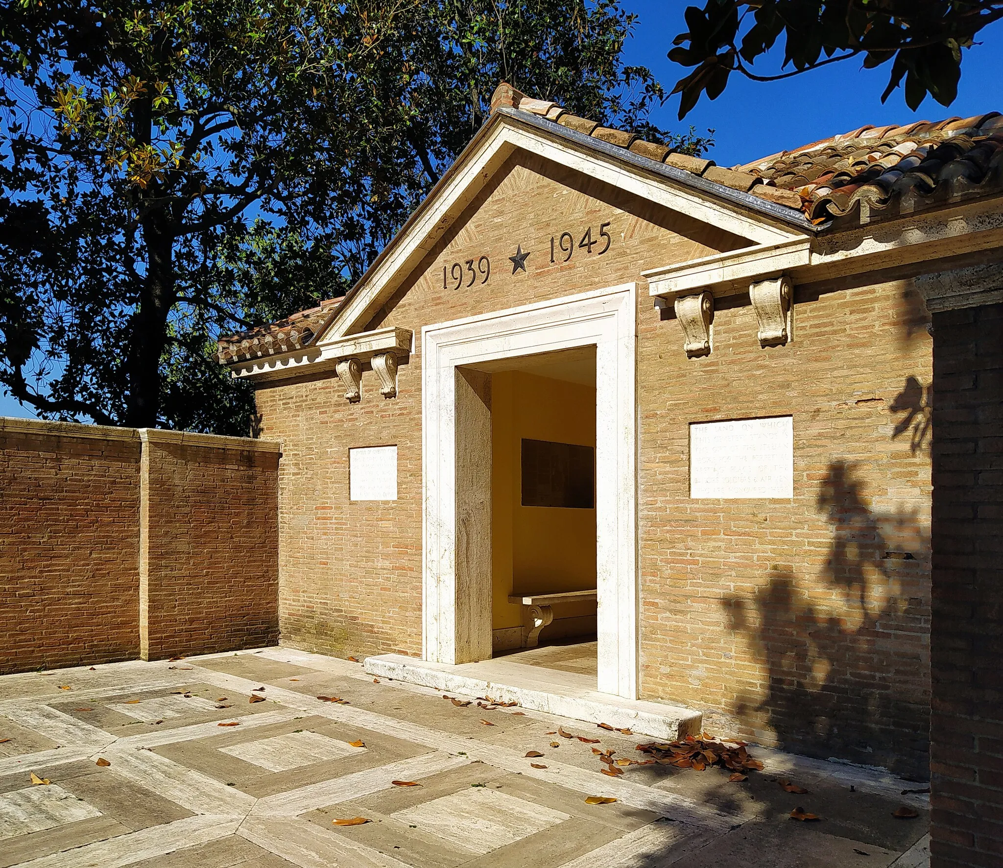 Photo showing: Cesena War Cemetery - Main entrance