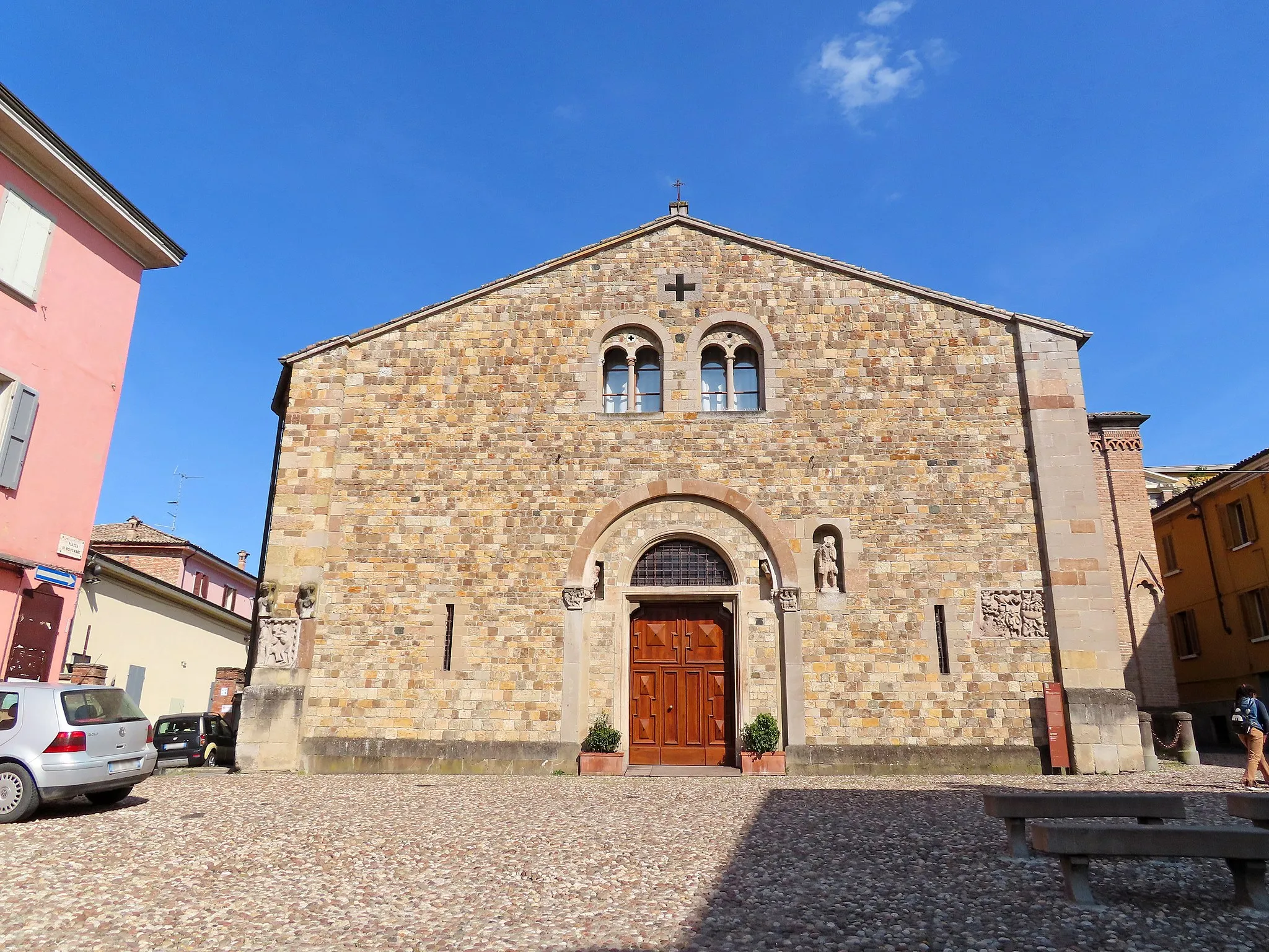 Photo showing: Facciata della pieve di Santa Maria Assunta