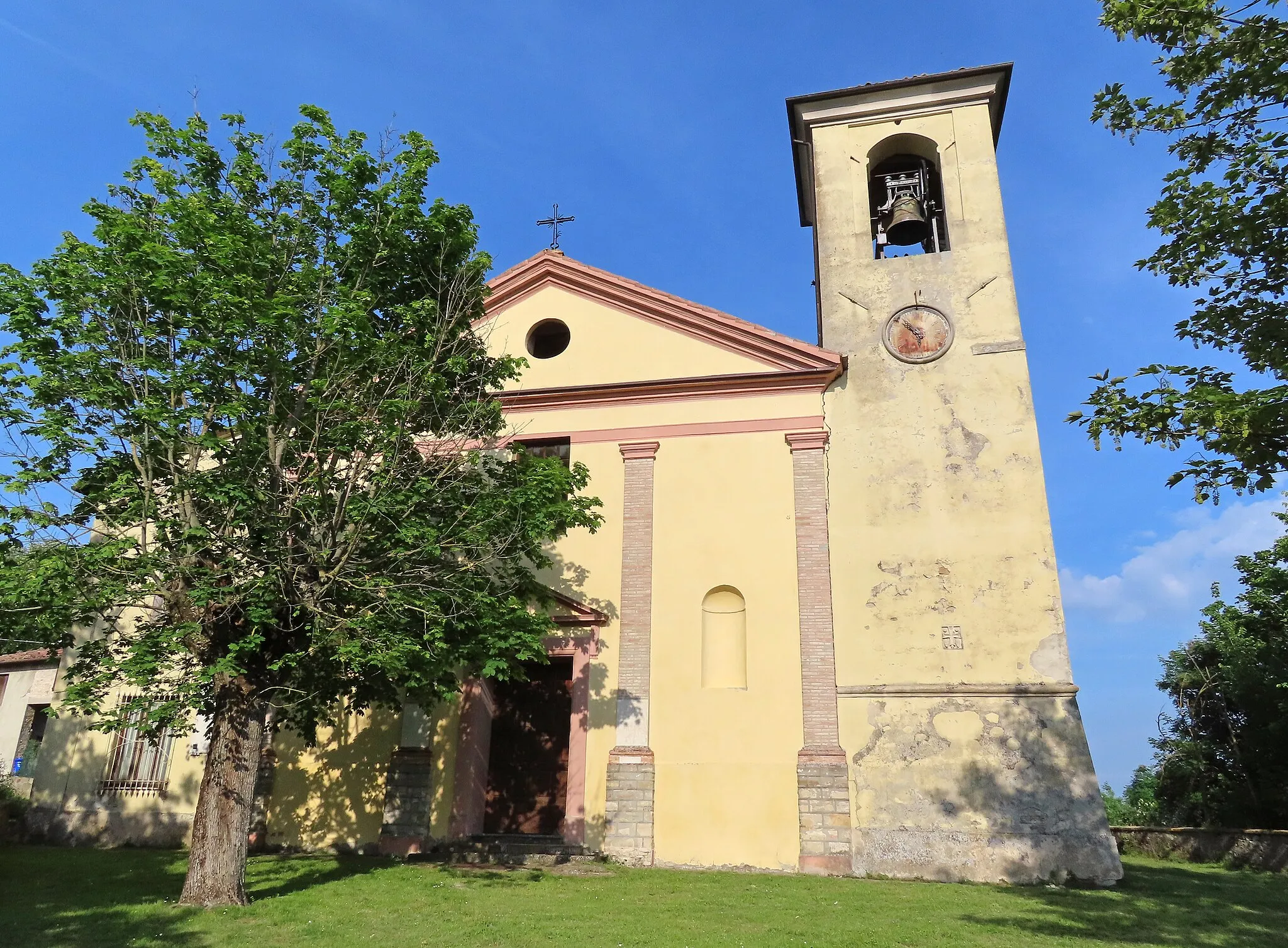 Photo showing: Facciata della chiesa della Trasfigurazione di Nostro Signore Gesù Cristo