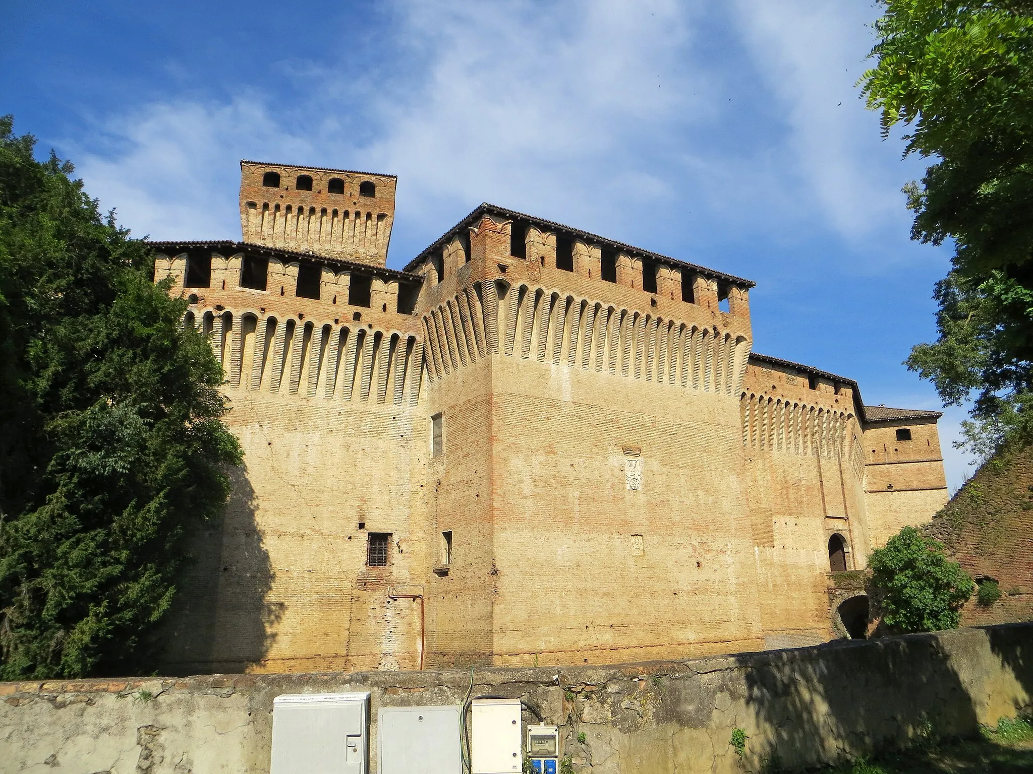 Photo showing: Castello (Montechiarugolo) - mastio e ala sud-ovest