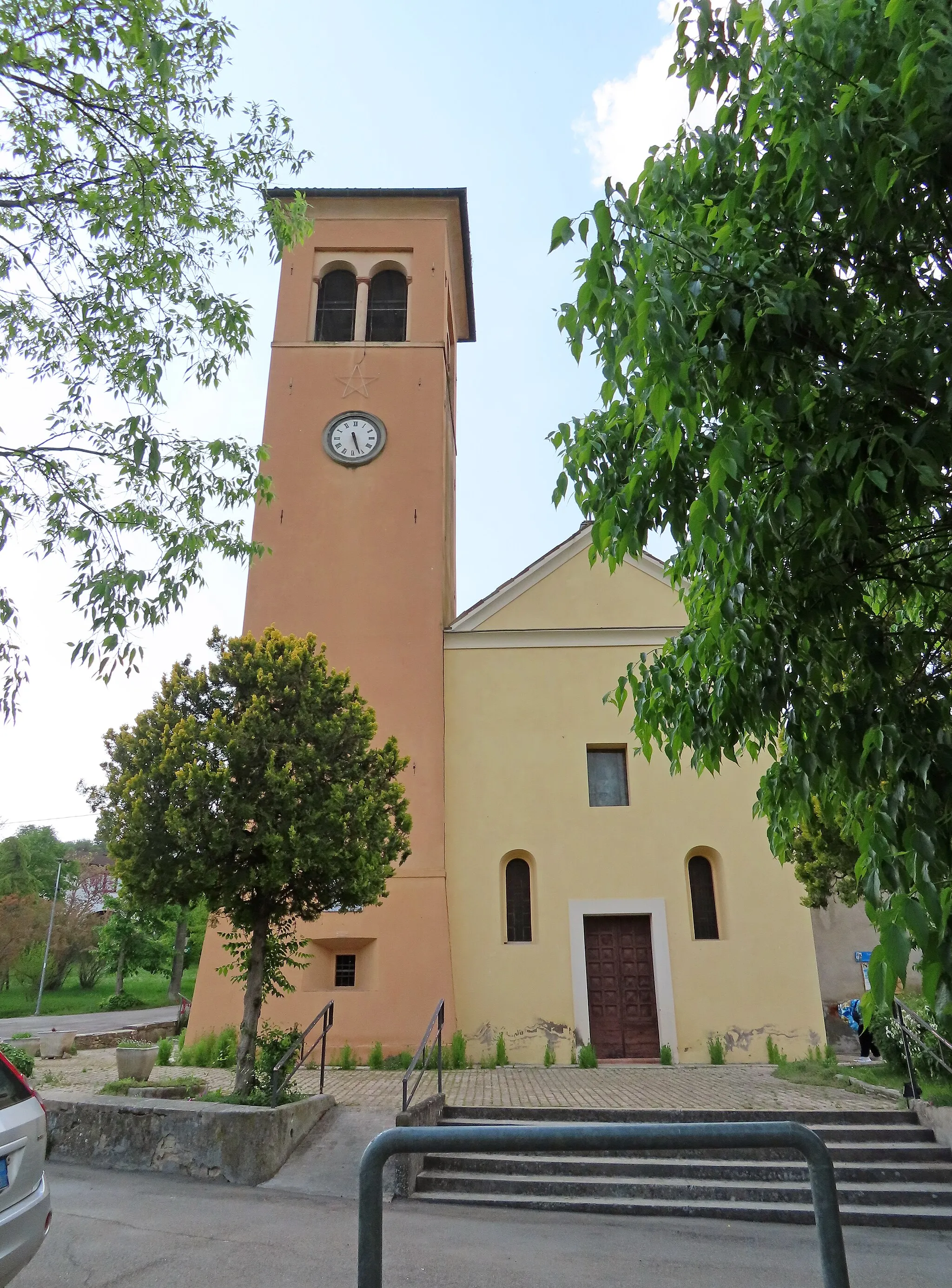 Photo showing: Facciata della chiesa dei Santi Silvestro e Donnino