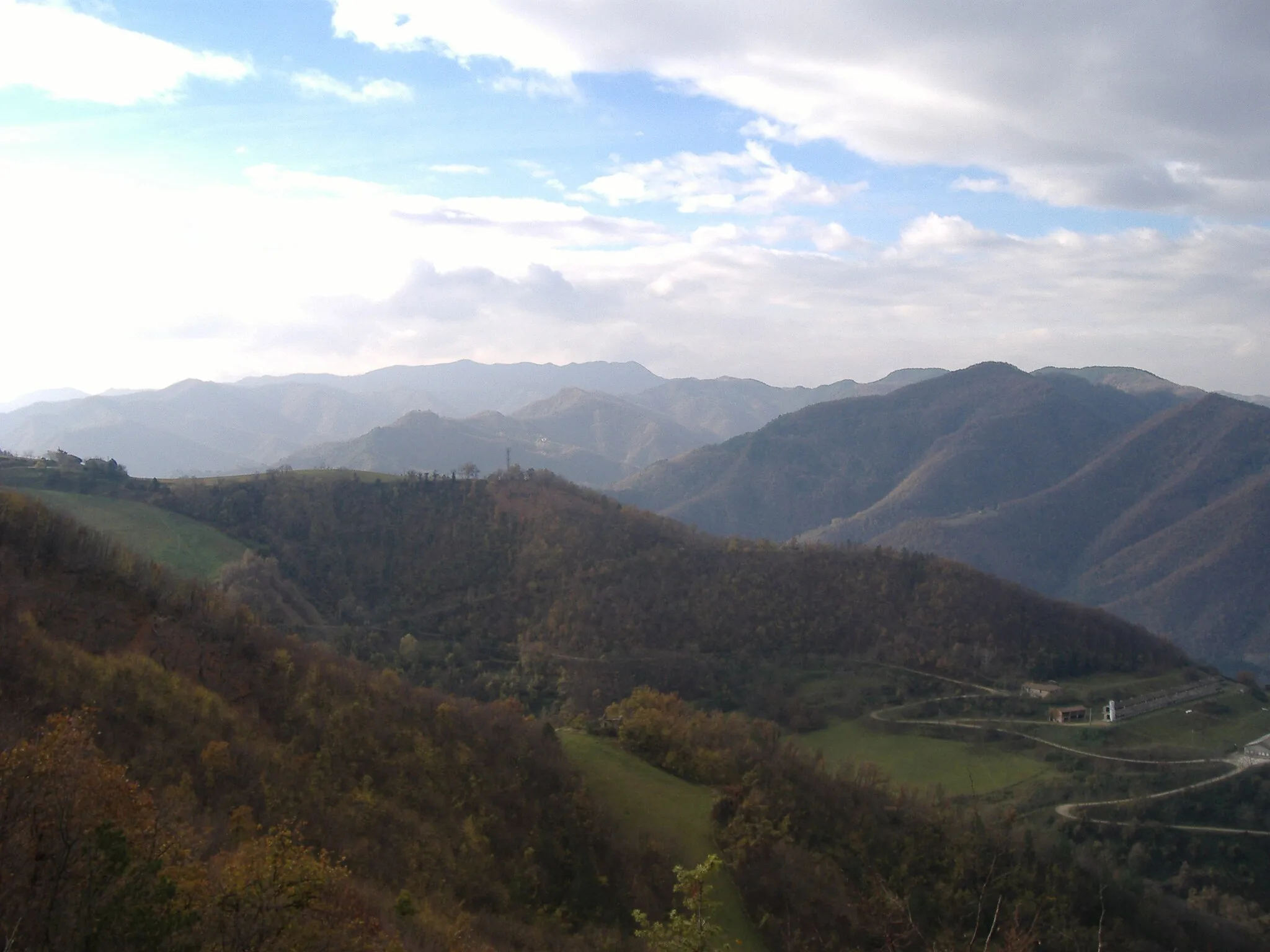 Photo showing: L'Appennino casolano (Casola Valsenio) tra Romagna e Toscana