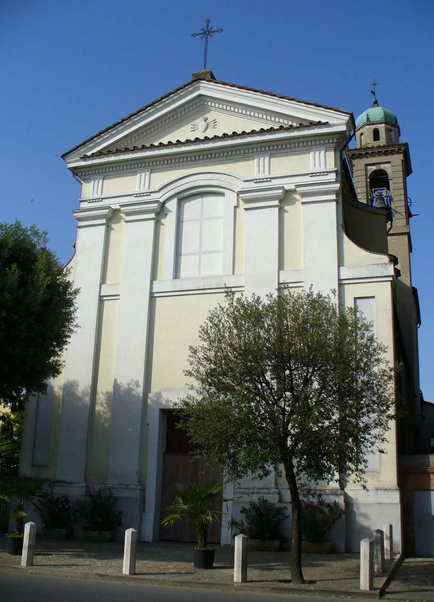 Photo showing: la facciata della Chiesa dei Servi in Russi (RA)