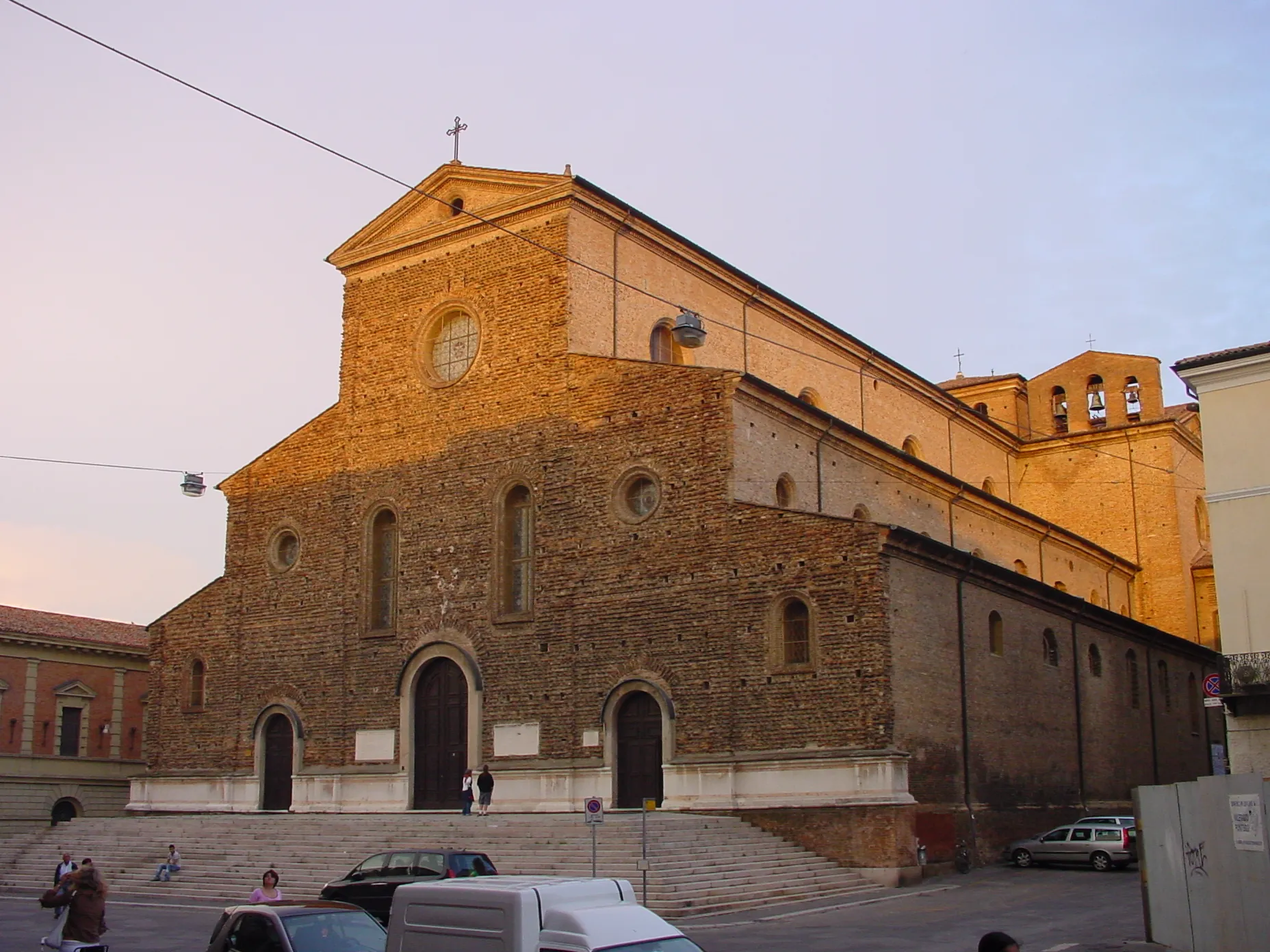 Photo showing: San pietro Cathedral in Faenza, italy. 
Own work, yesterday ;)
Beautiful brick church in the heart of FAENZA (IT). No belltower!

Use only with contribution to 'Axel Hammer'