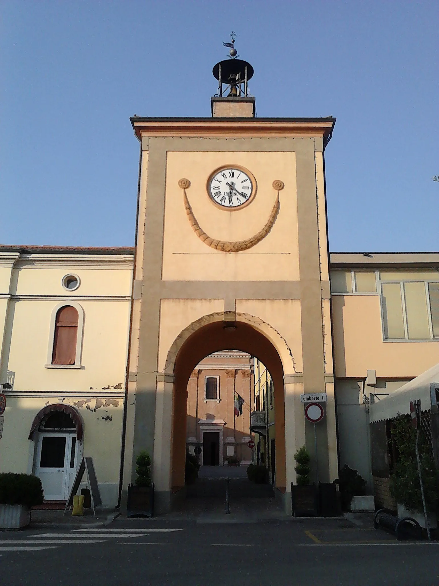 Photo showing: Torre dell'orologio di Sant'Agata sul Santerno