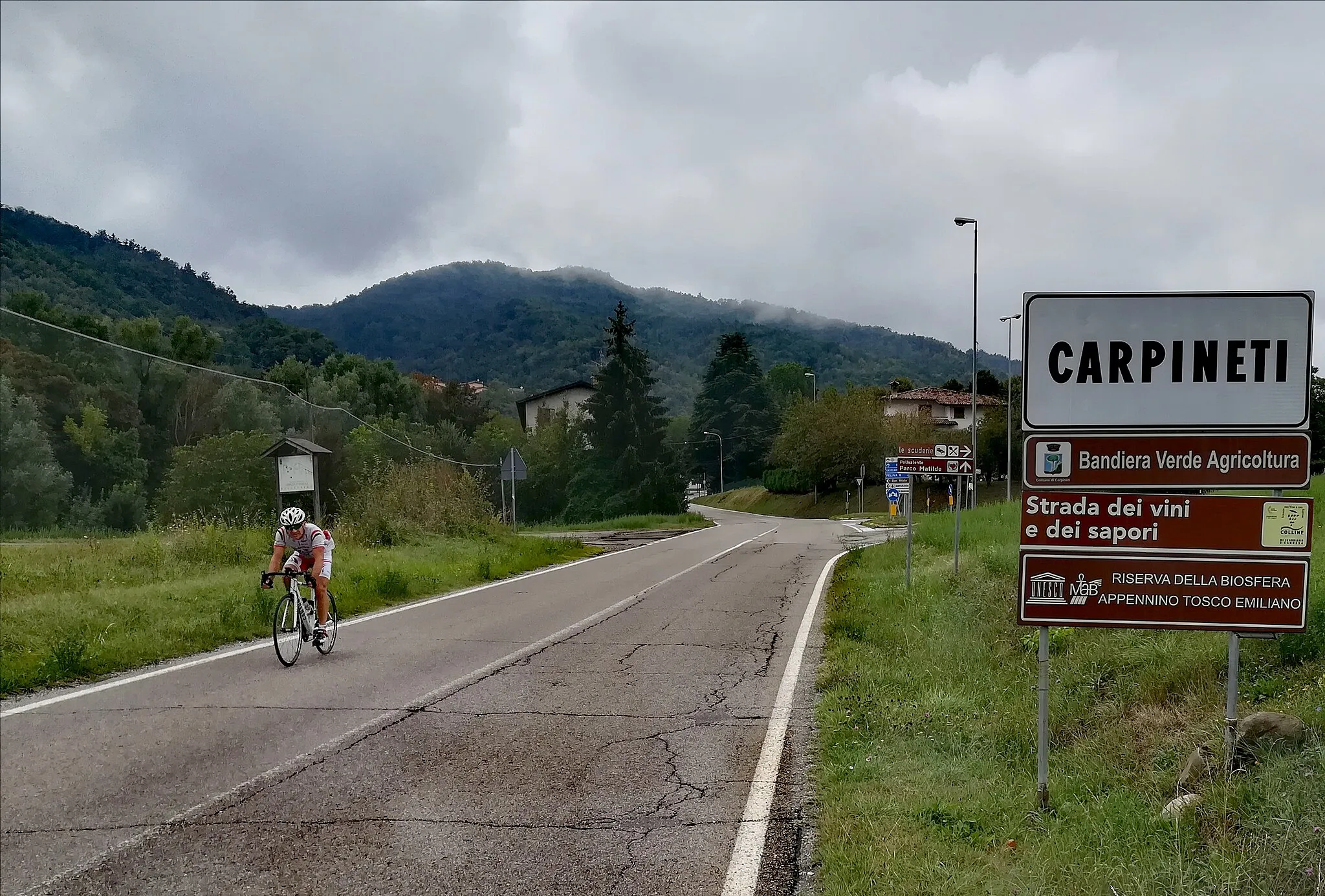 Photo showing: Ciclista a Carpineti