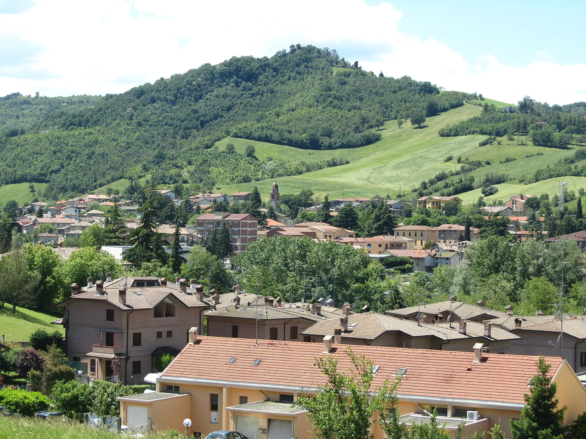 Photo showing: Panorama di Vezzano sul Crostolo, provincia di Reggio nell'Emilia.